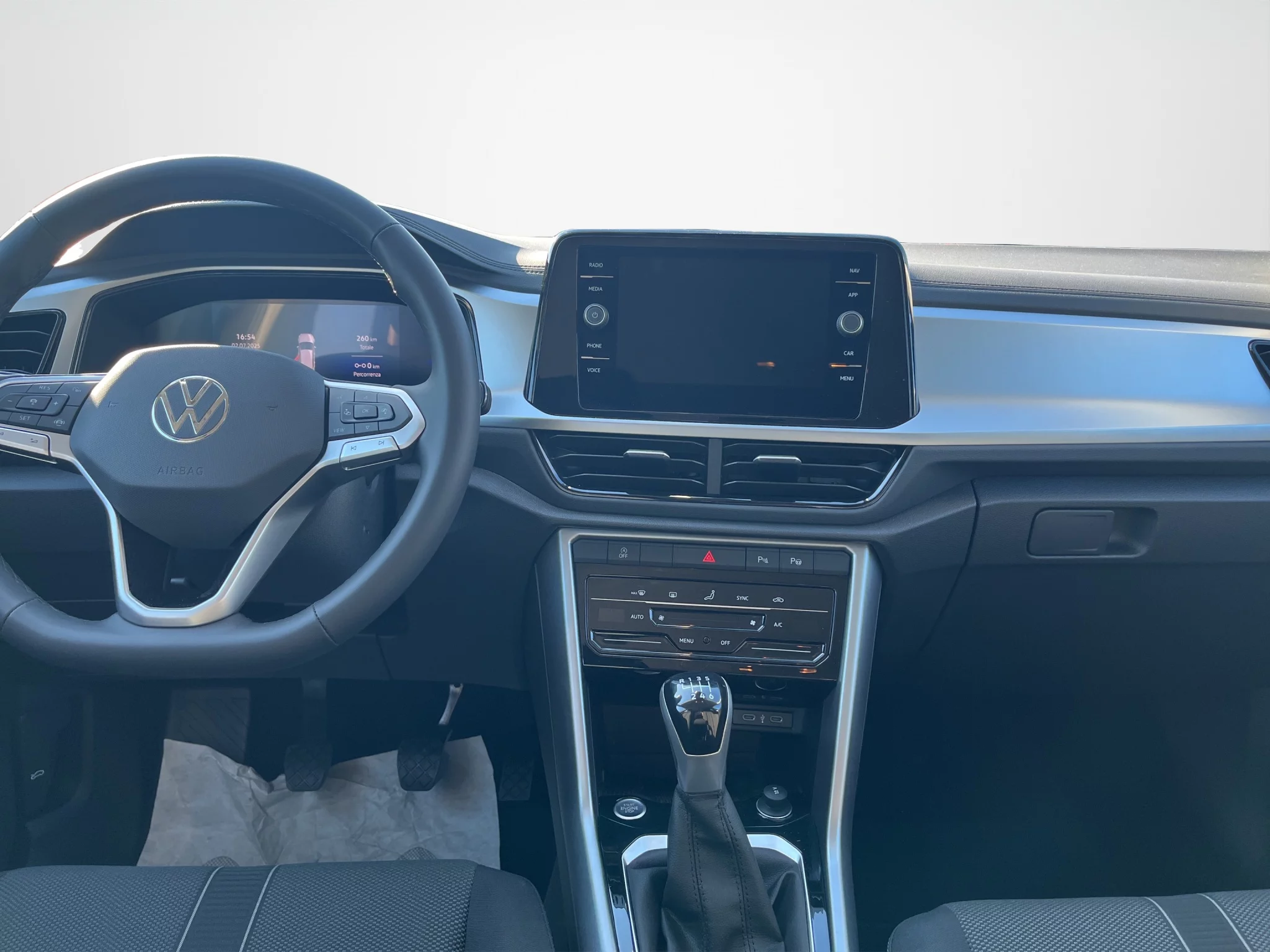 Volkswagen T-Roc 2.0 TDI EDITION PLUS 2025 — foto 14 di 21