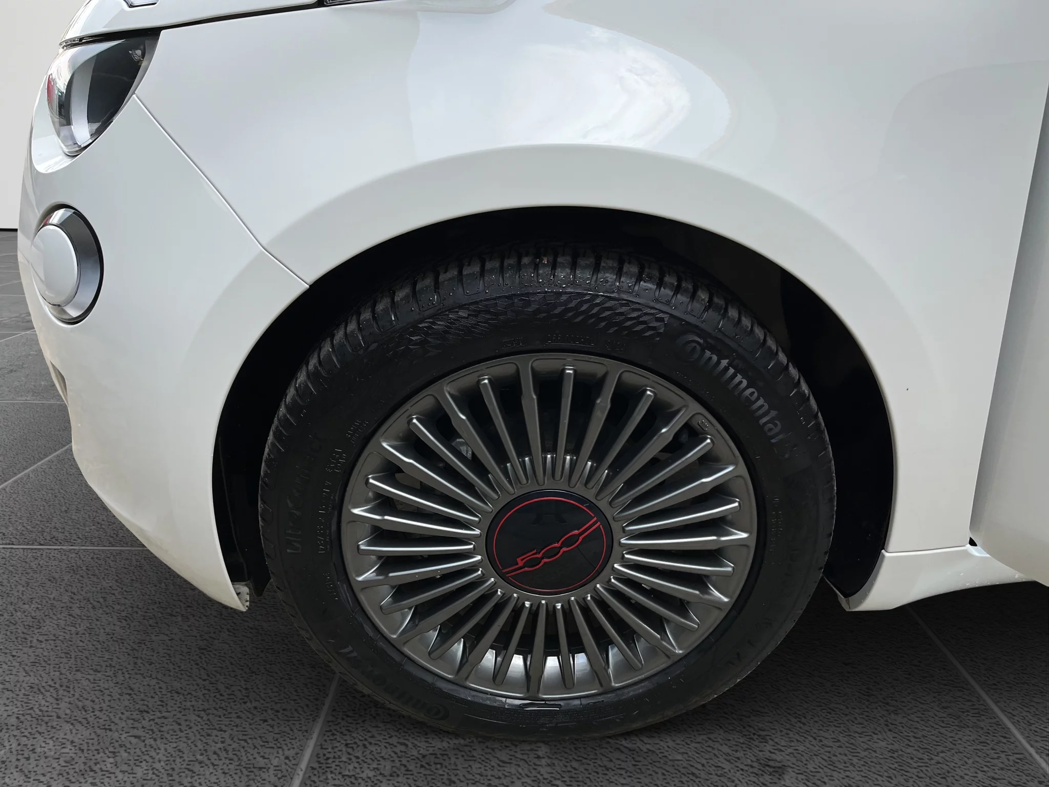 Fiat 500e 100% Elettrica RED 2021 — foto 17 di 19