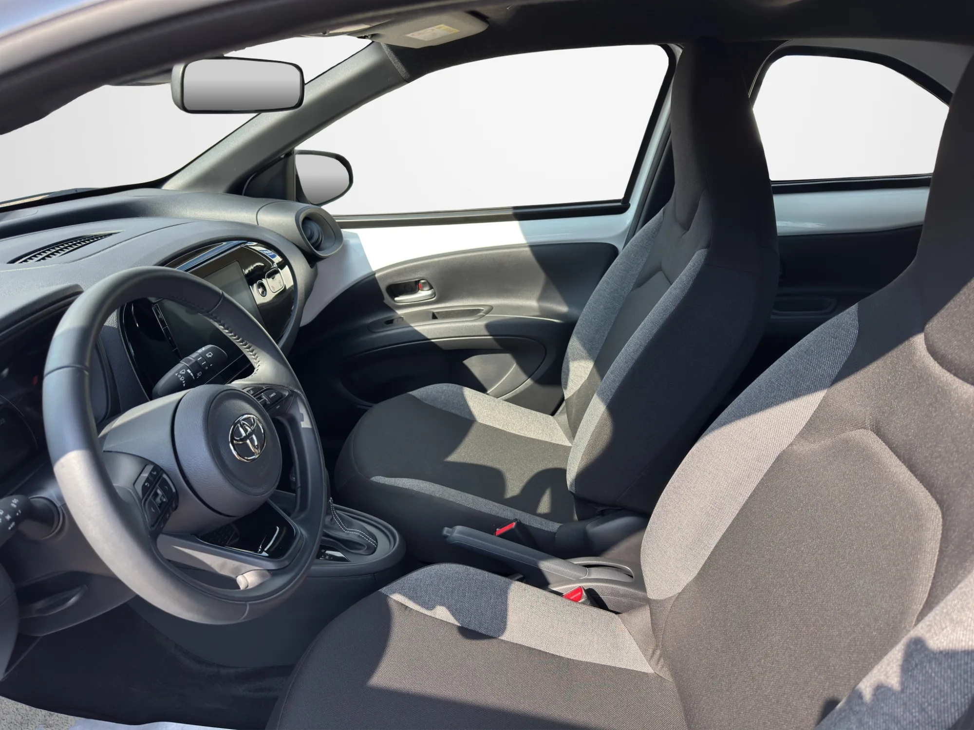 Toyota Aygo X 1.0 VVT-i 72 Cv. Active S-CVT 2024 — foto 9 di 22