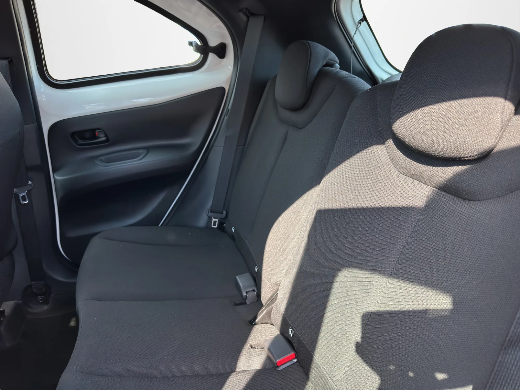 Toyota Aygo X 1.0 VVT-i 72 Cv. Active S-CVT 2024 — foto 13 di 22
