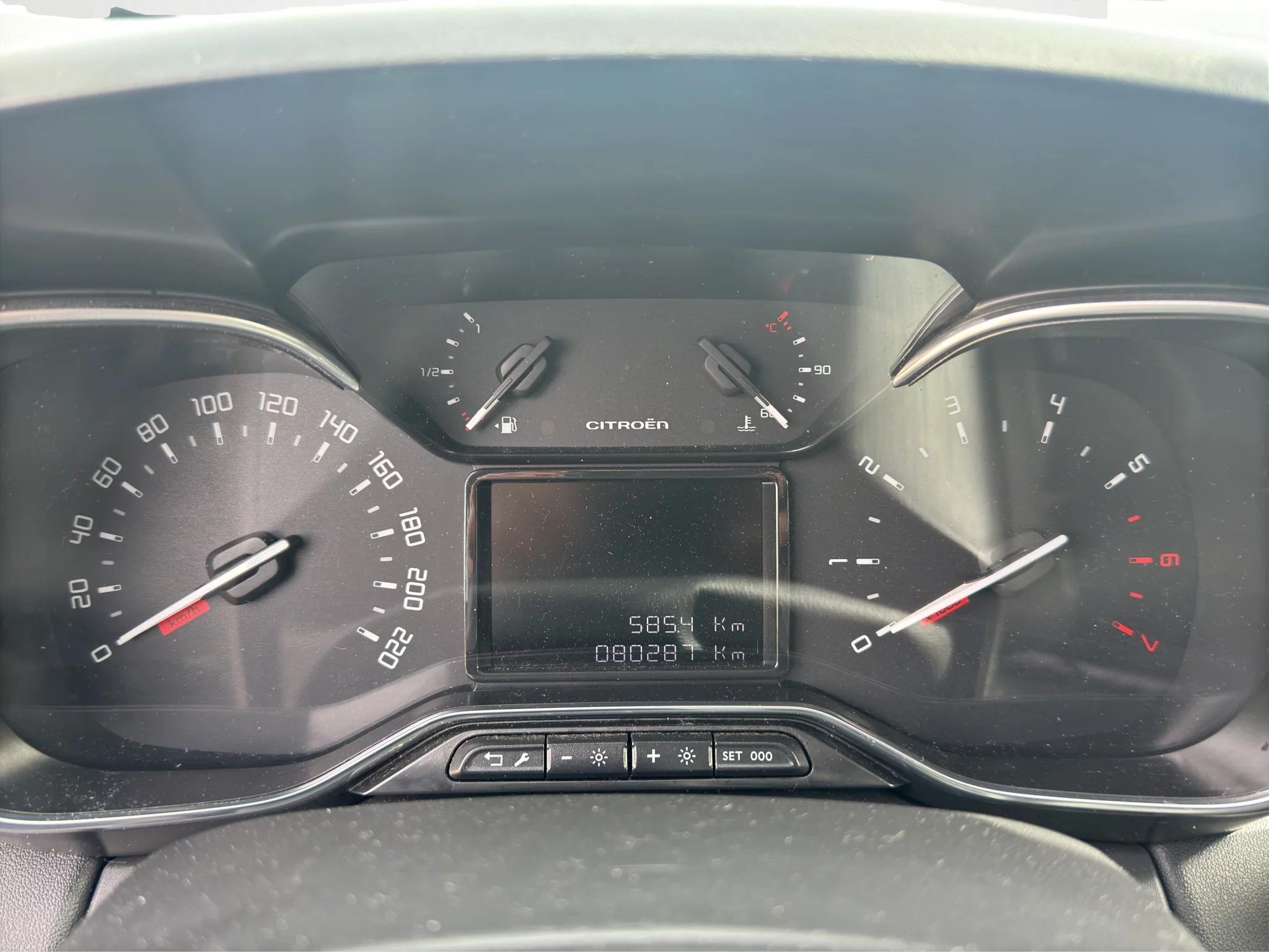 Citroën C3 AIRCROSS 1.5 BLUEHDI SHINE 2022 — foto 11 di 21