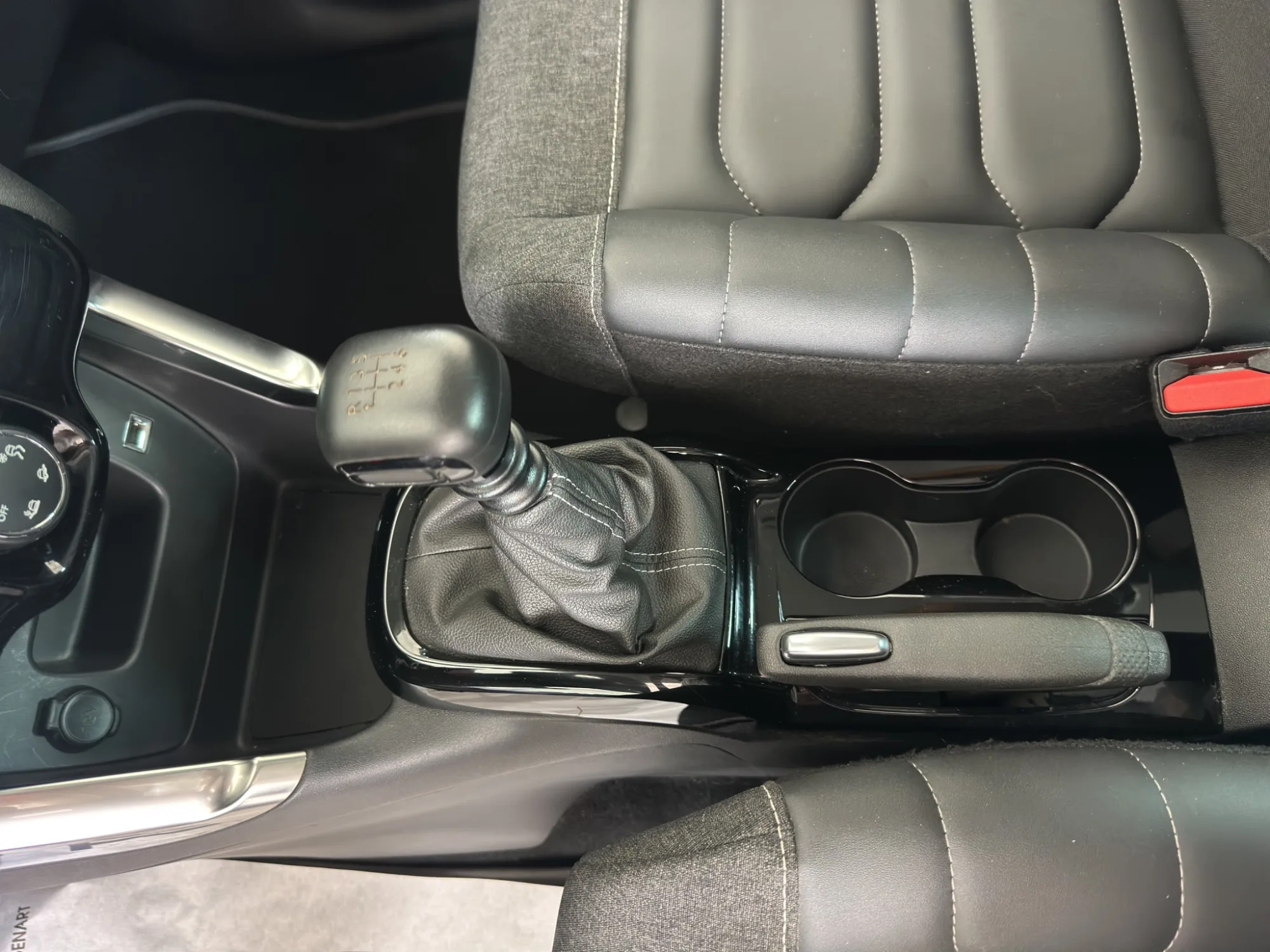 Citroën C3 AIR CROSS AIRCROSS 1.5 BLUEHDI SHINE 2022 — foto 17 di 19