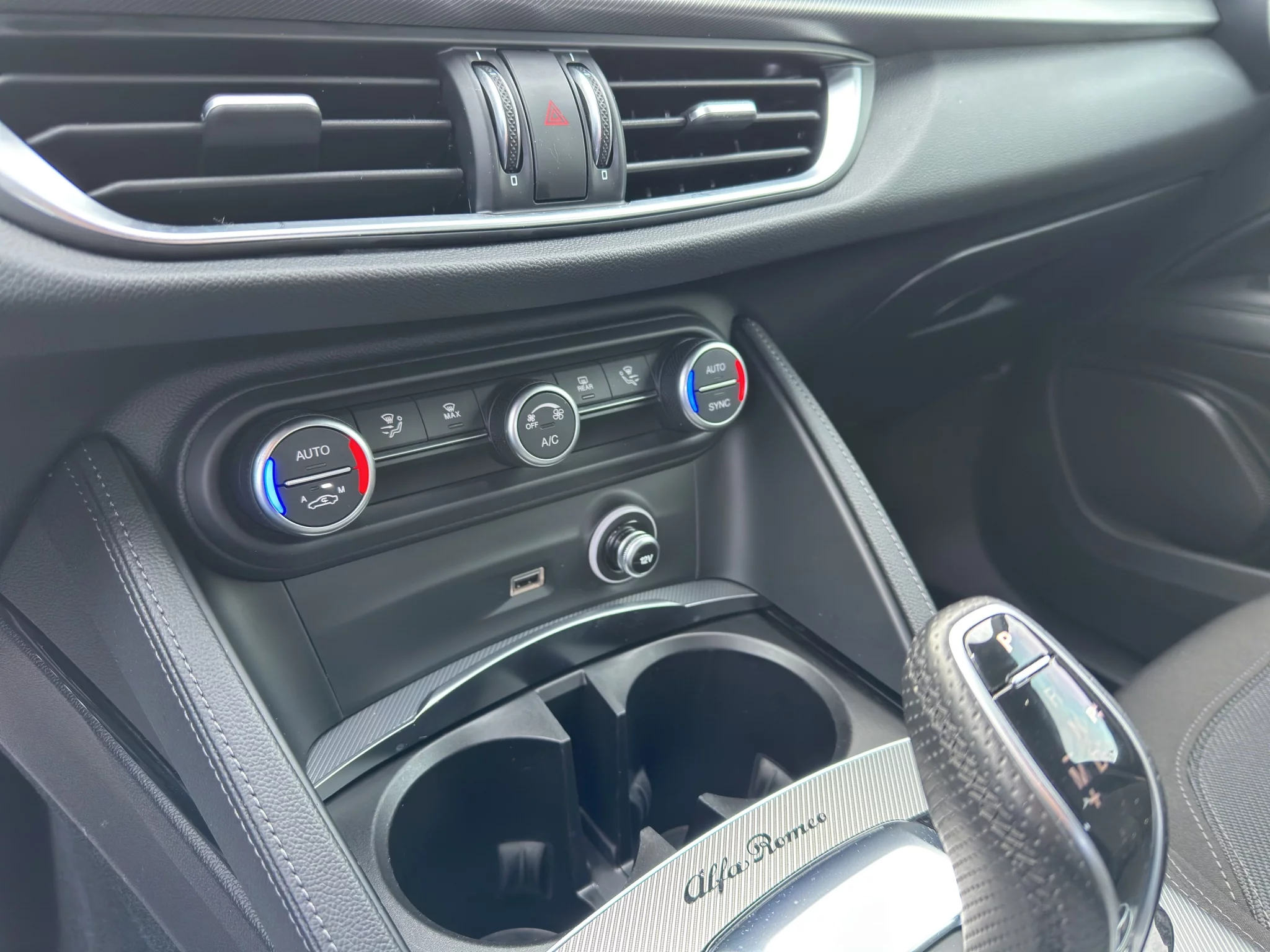 Alfa Romeo Stelvio 2.2 TURBO DIESEL VELOCE AT8 Q4 2024 — foto 16 di 23