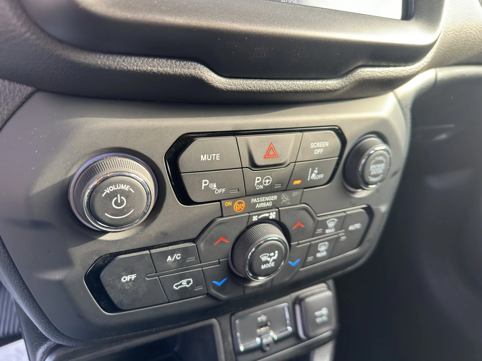 Jeep Renegade 1.0 T3 LIMITED 2023 — foto 16 di 20