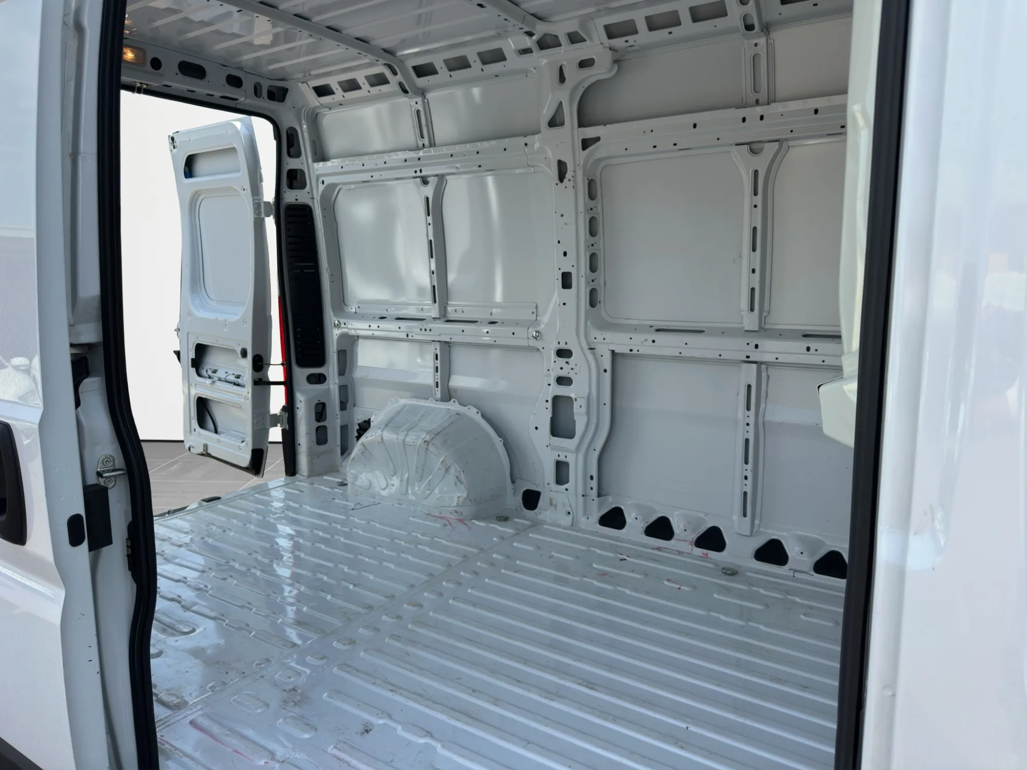 Fiat Ducato 2023 — foto 20 di 22