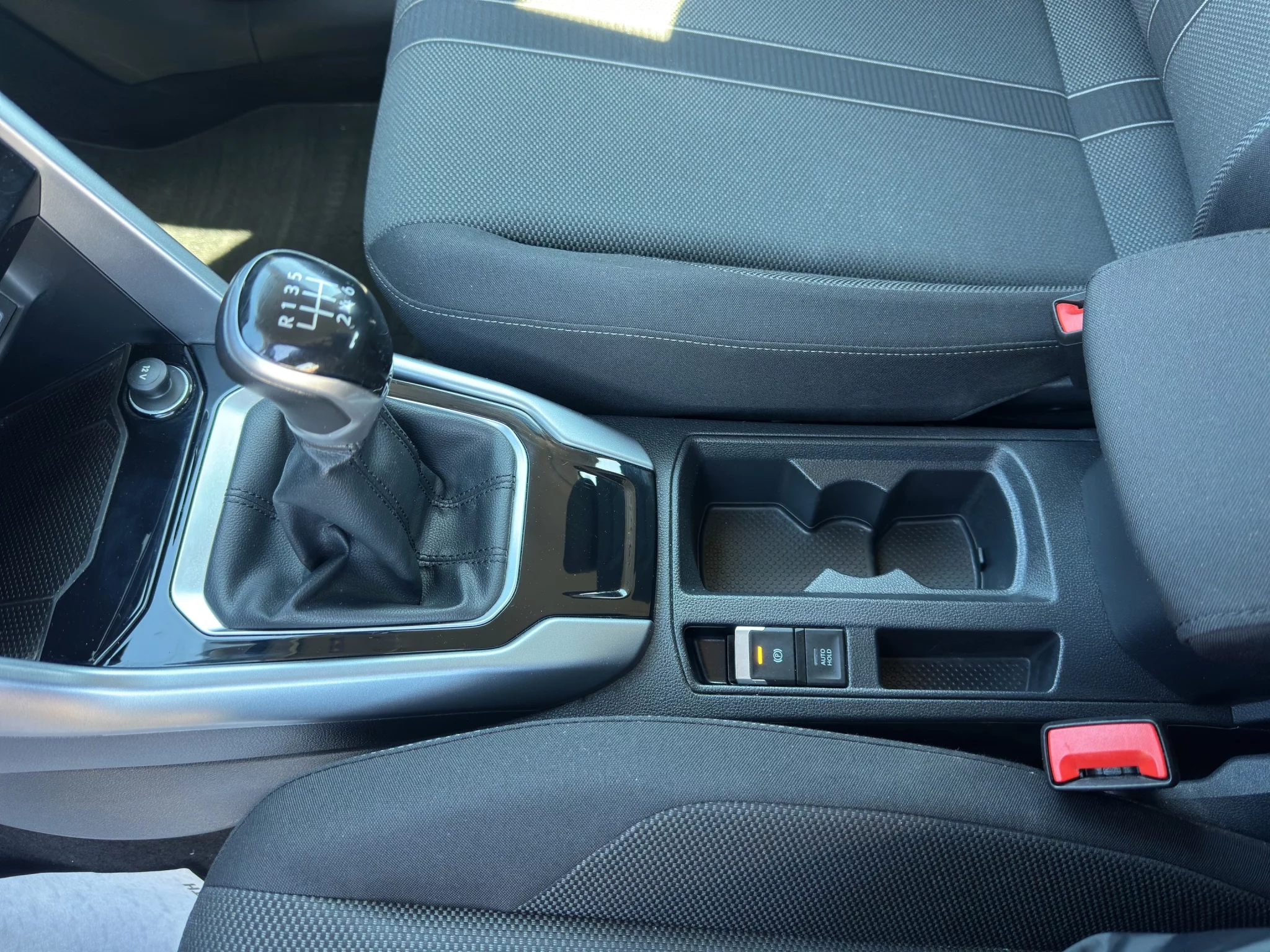 Volkswagen T-Roc 1.0 TSI LIFE 2023 — foto 16 di 20