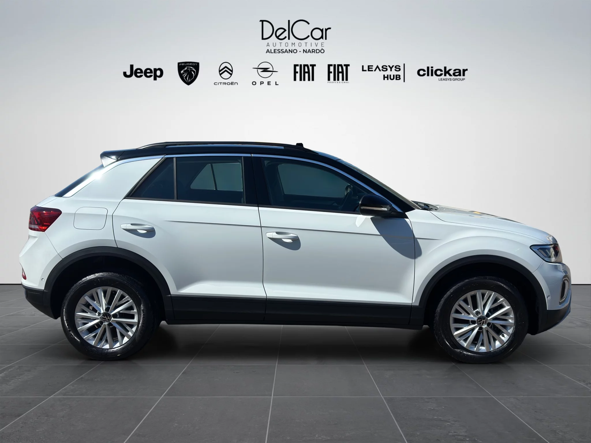 Volkswagen T-Roc 1.0 TSI LIFE 2023 — foto 7 di 20