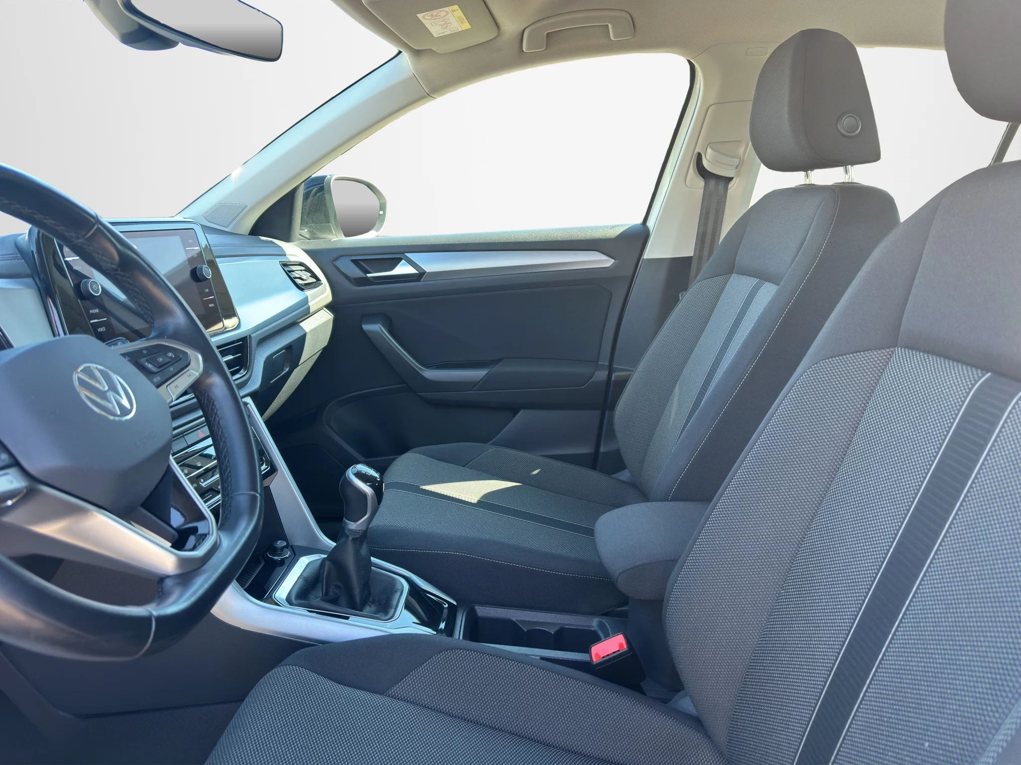 Volkswagen T-Roc 1.0 TSI LIFE 2023 — foto 9 di 20