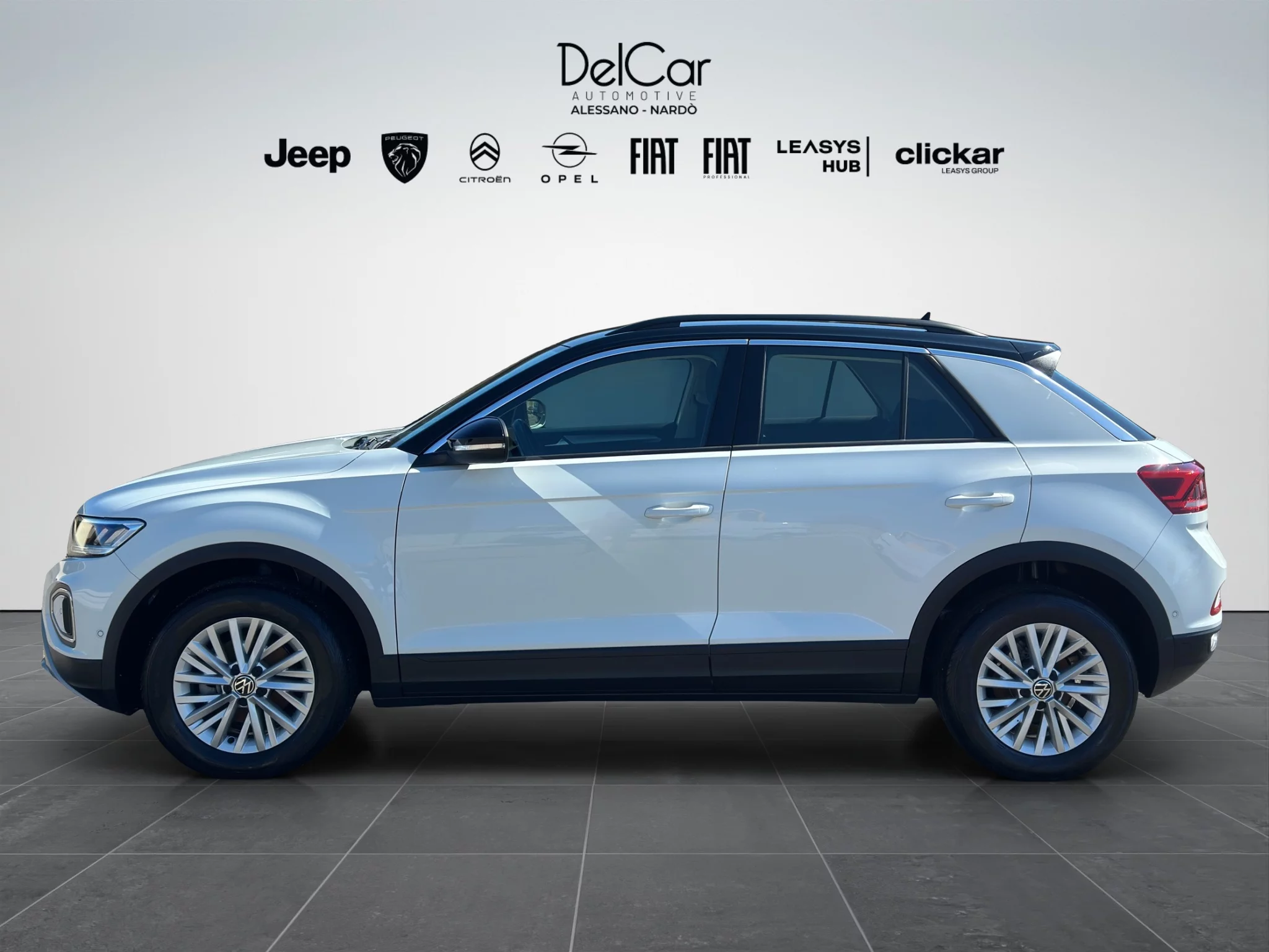 Volkswagen T-Roc 1.0 TSI LIFE 2023 — foto 3 di 20