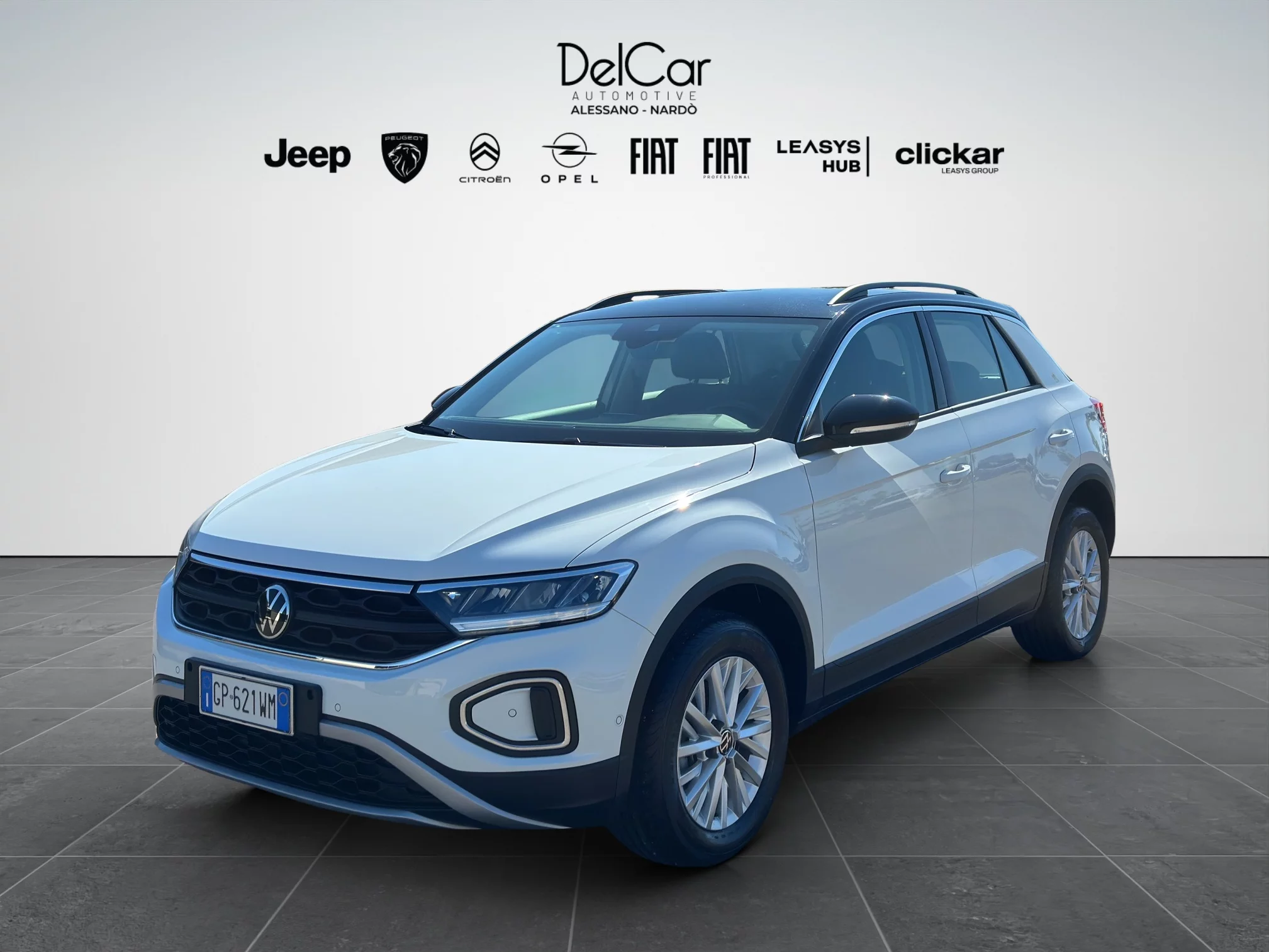 Volkswagen T-Roc 1.0 TSI LIFE 2023 — foto 2 di 20