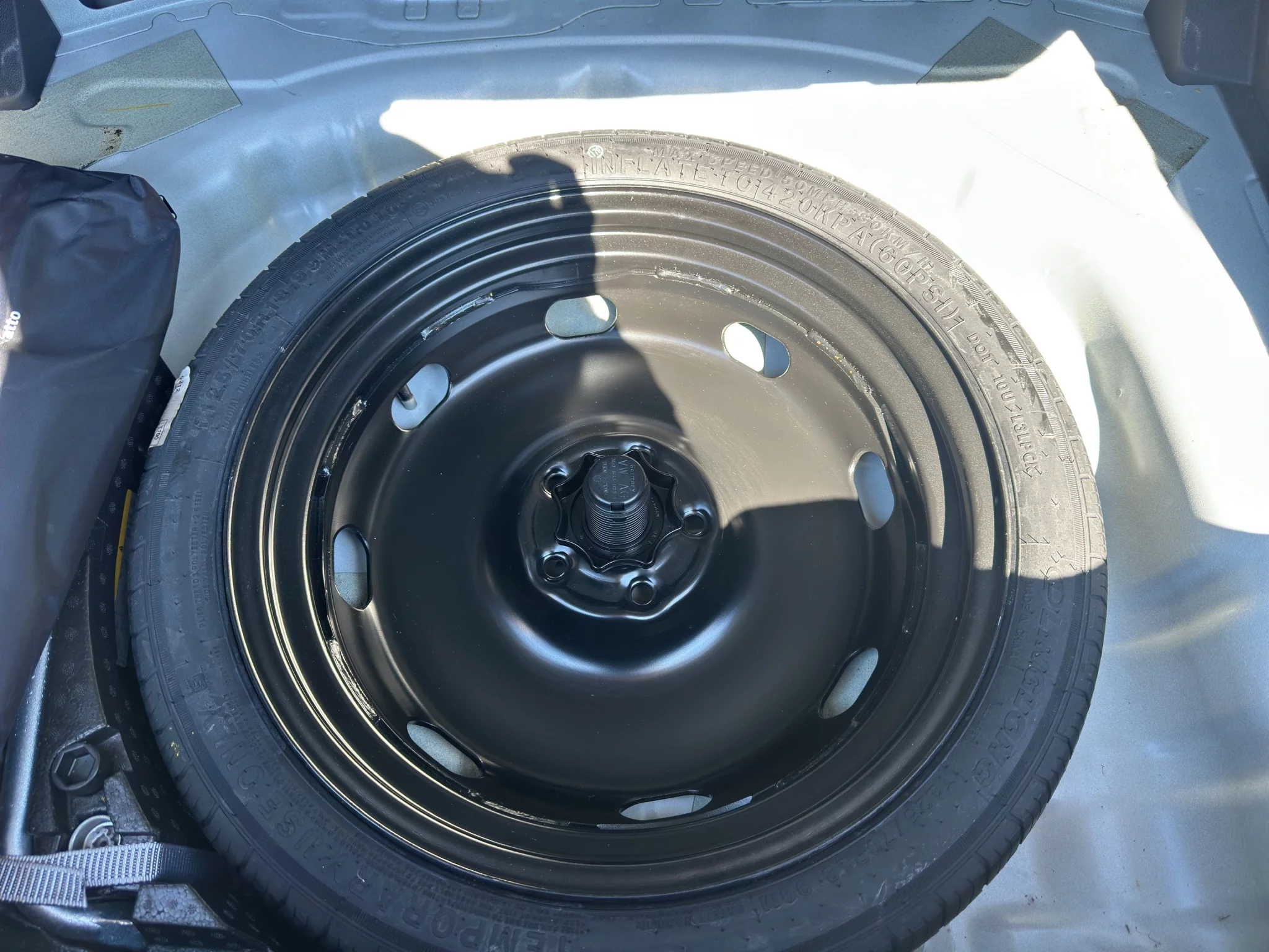 Volkswagen T-Roc 1.0 TSI LIFE 2023 — foto 18 di 20