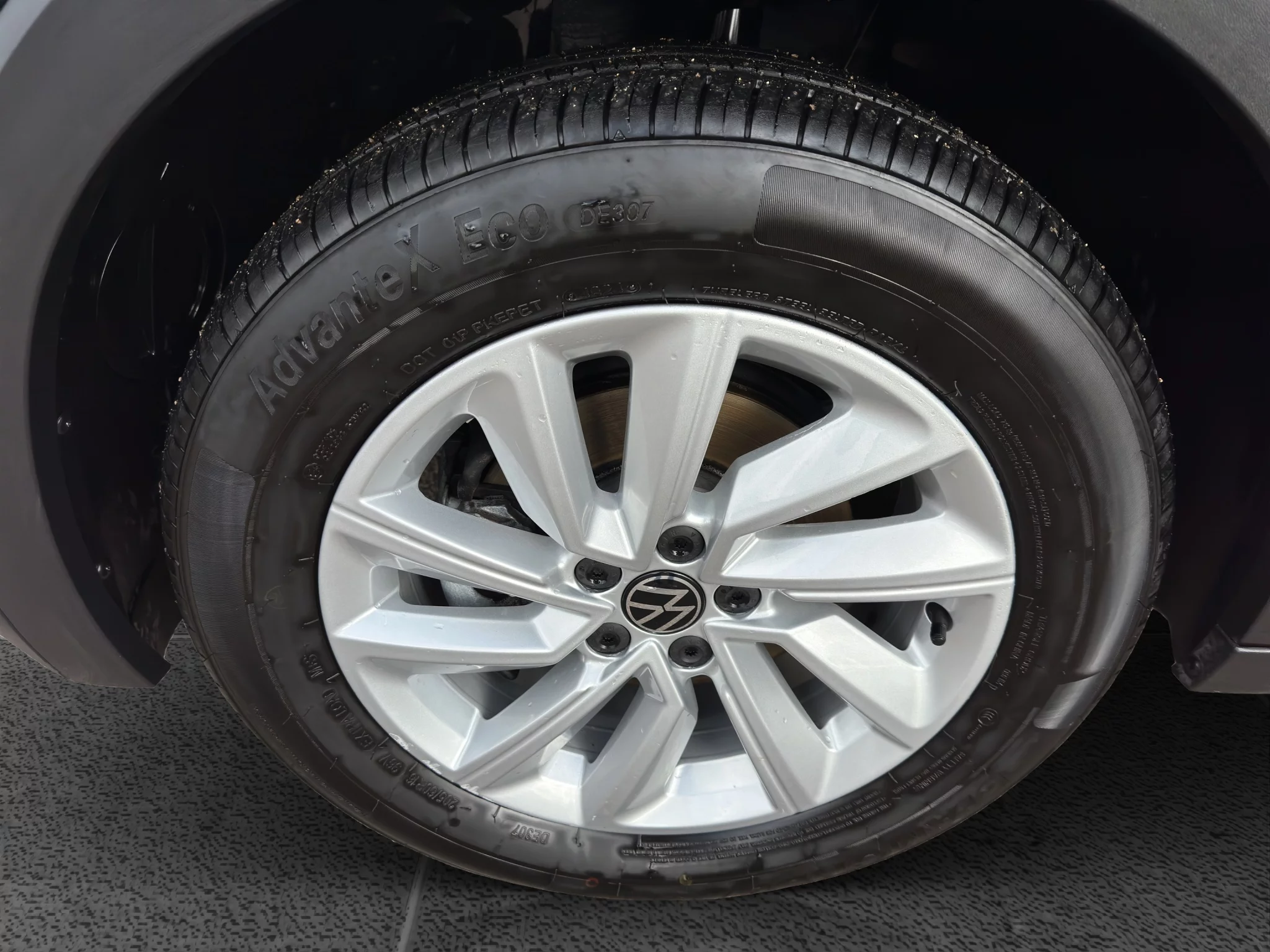 Volkswagen T-Cross 1.0 STYLE 2022 — foto 18 di 18