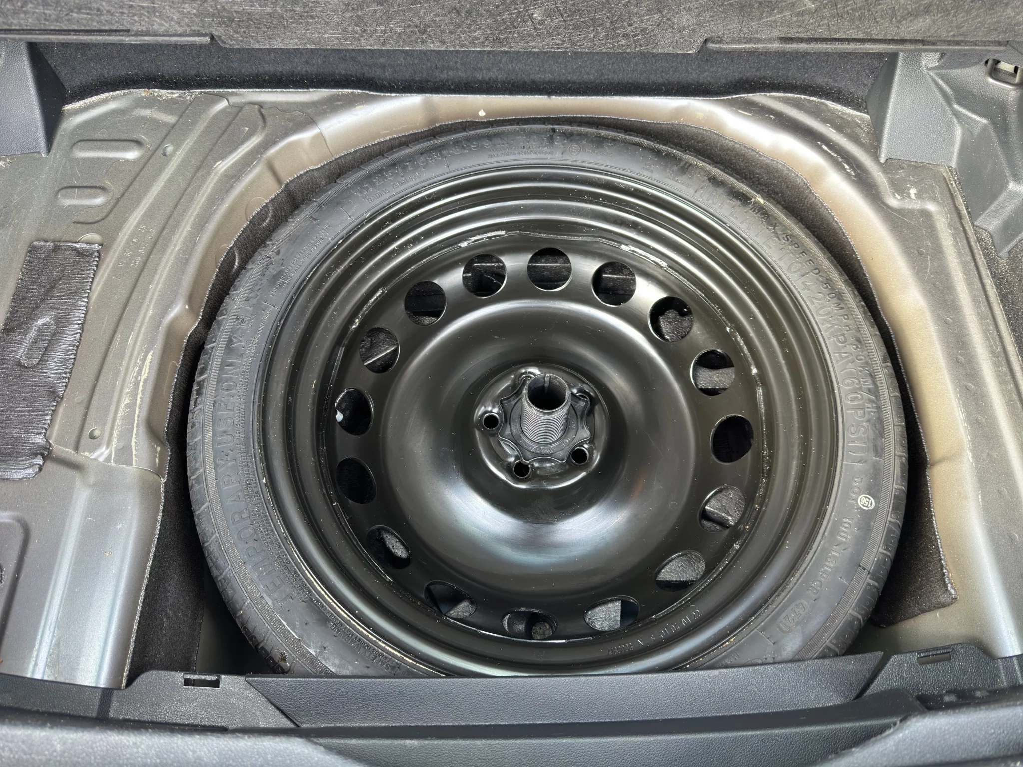Volkswagen T-Cross 1.0 STYLE 2022 — foto 17 di 18
