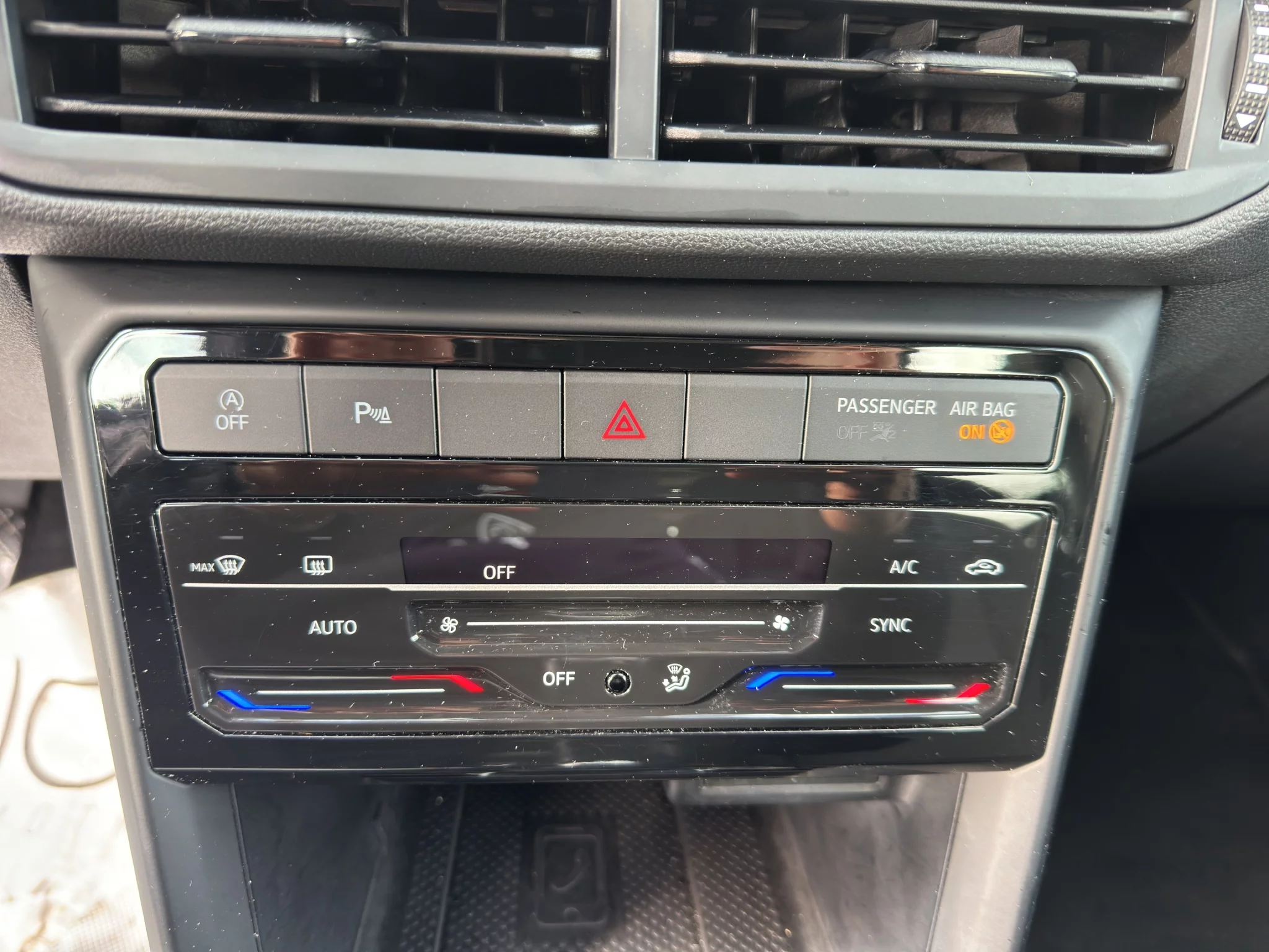 Volkswagen T-Cross 1.0 STYLE 2022 — foto 14 di 18