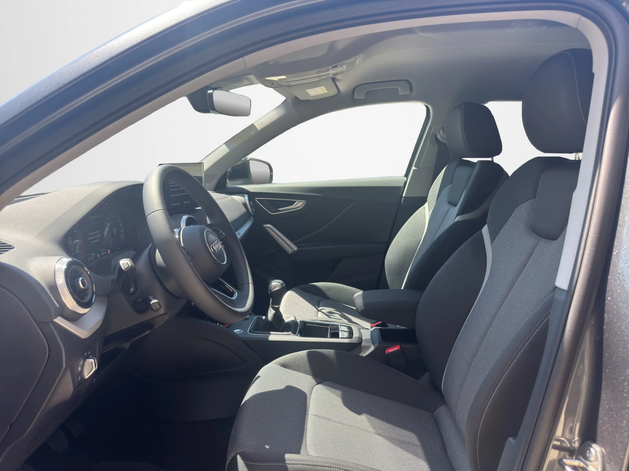Audi Q2 30 2.0 TDI Identity Black 2025 — foto 9 di 18