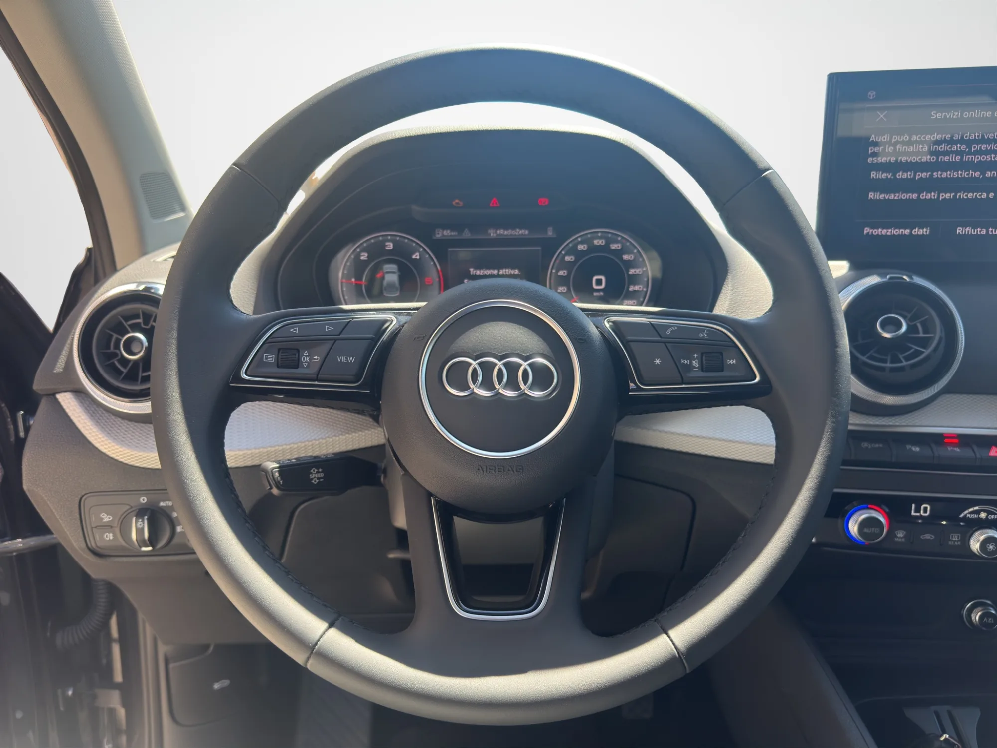 Audi Q2 30 2.0 TDI Identity Black 2025 — foto 10 di 18