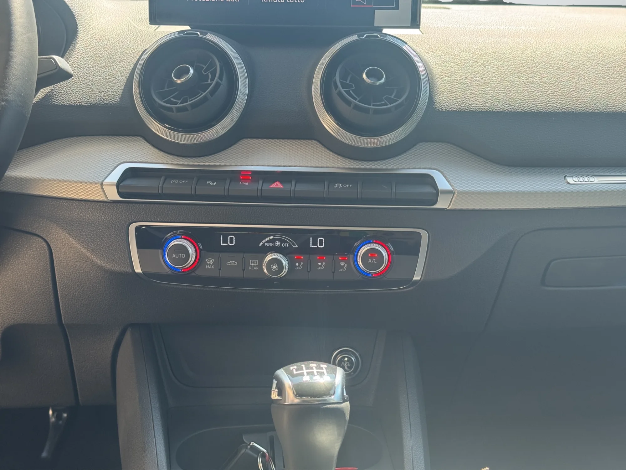 Audi Q2 30 2.0 TDI Identity Black 2025 — foto 15 di 18