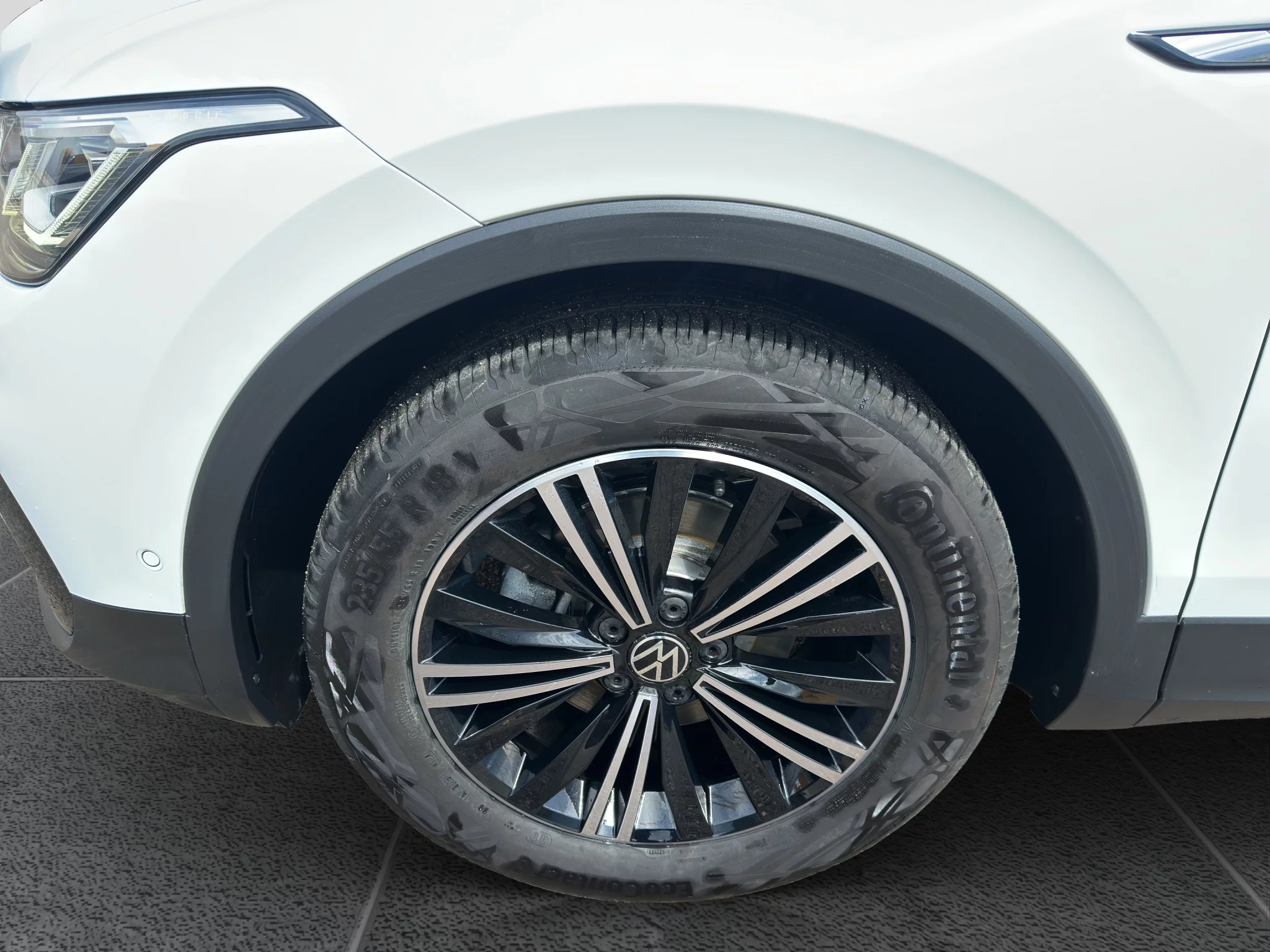 Volkswagen Tiguan 2.0 TDI DSG ELEGANCE 2022 — foto 22 di 24