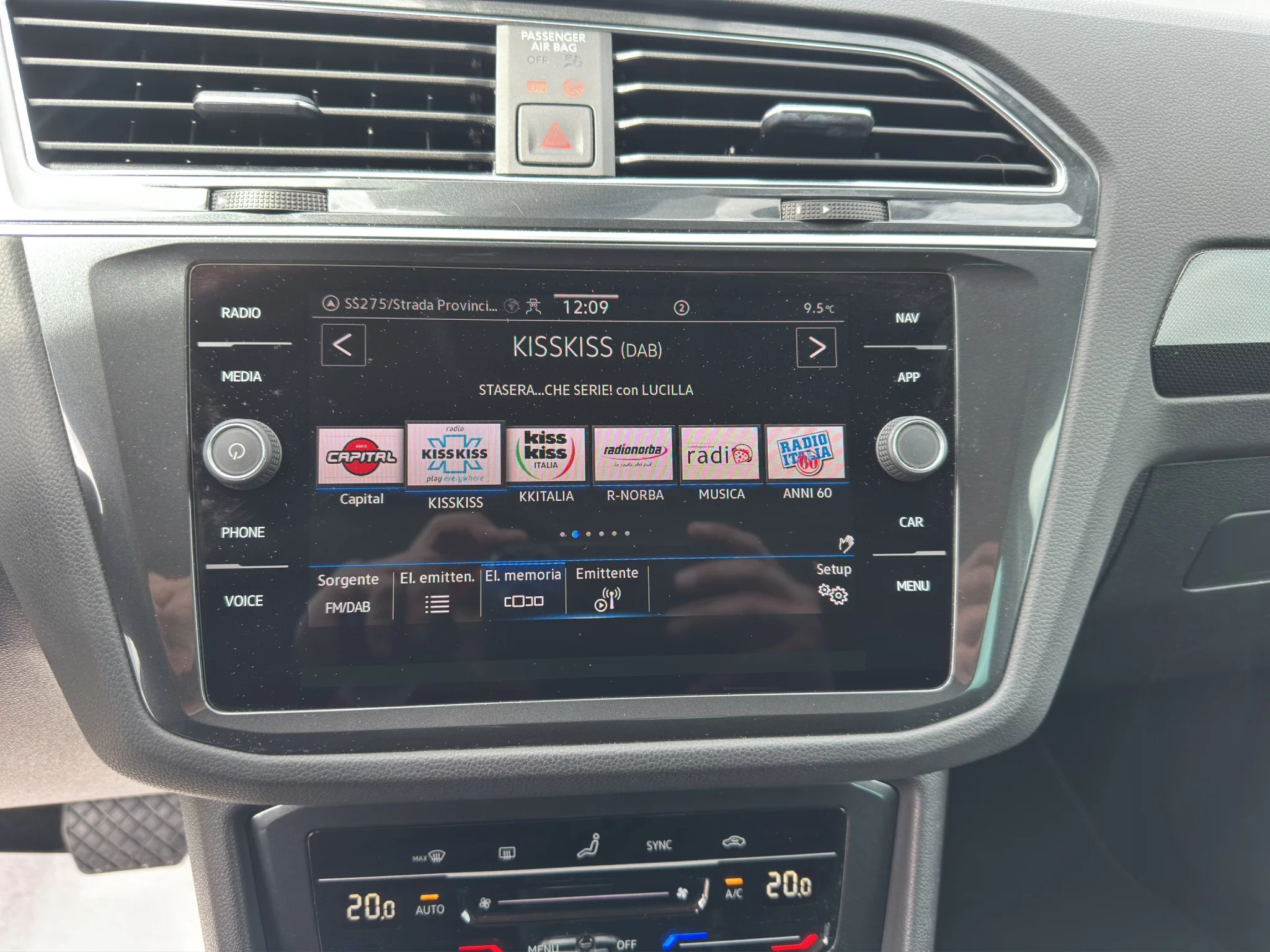 Volkswagen Tiguan 2.0 TDI DSG ELEGANCE 2022 — foto 15 di 24