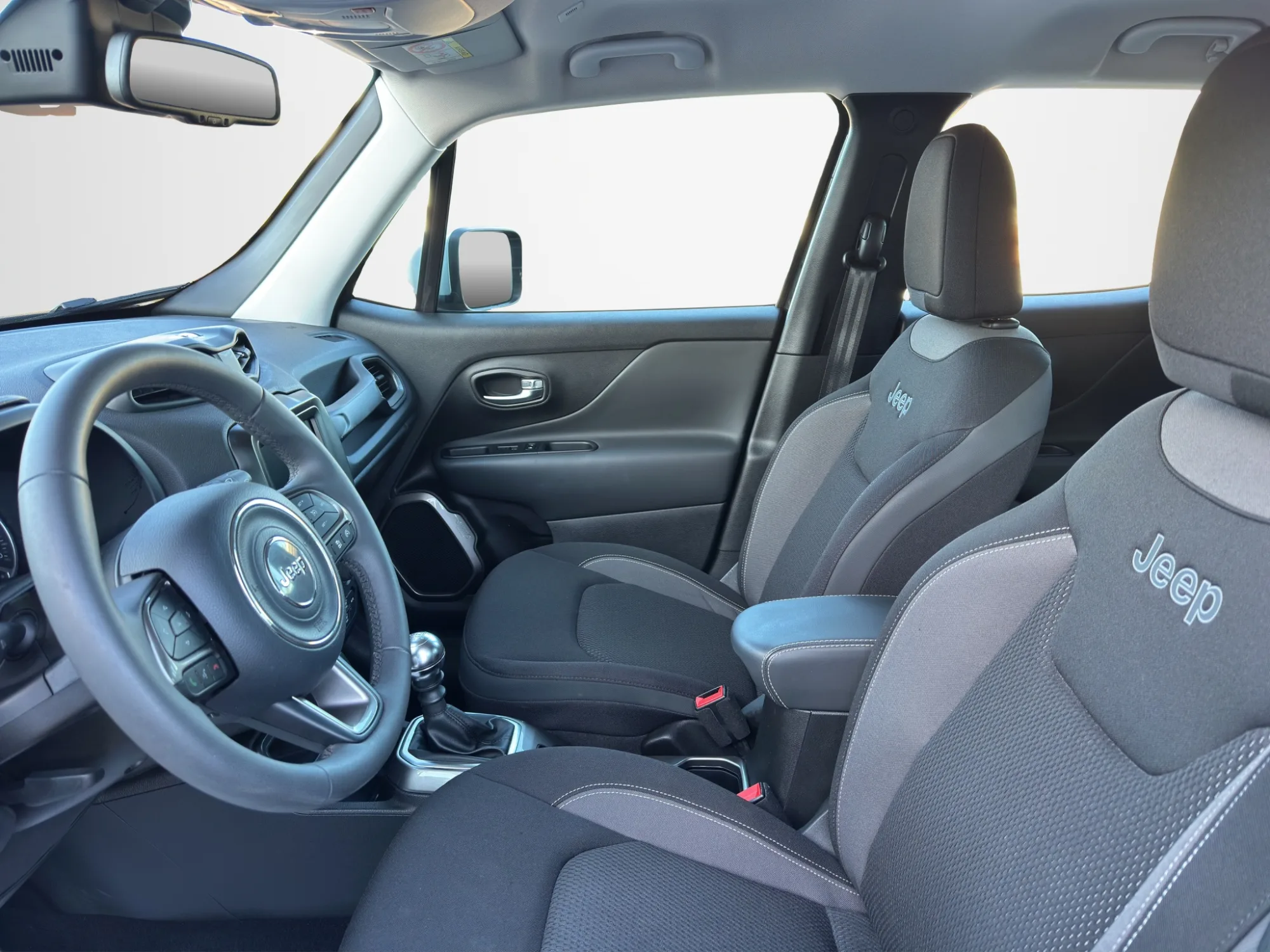 Jeep Renegade Limited 2022 — foto 9 di 21