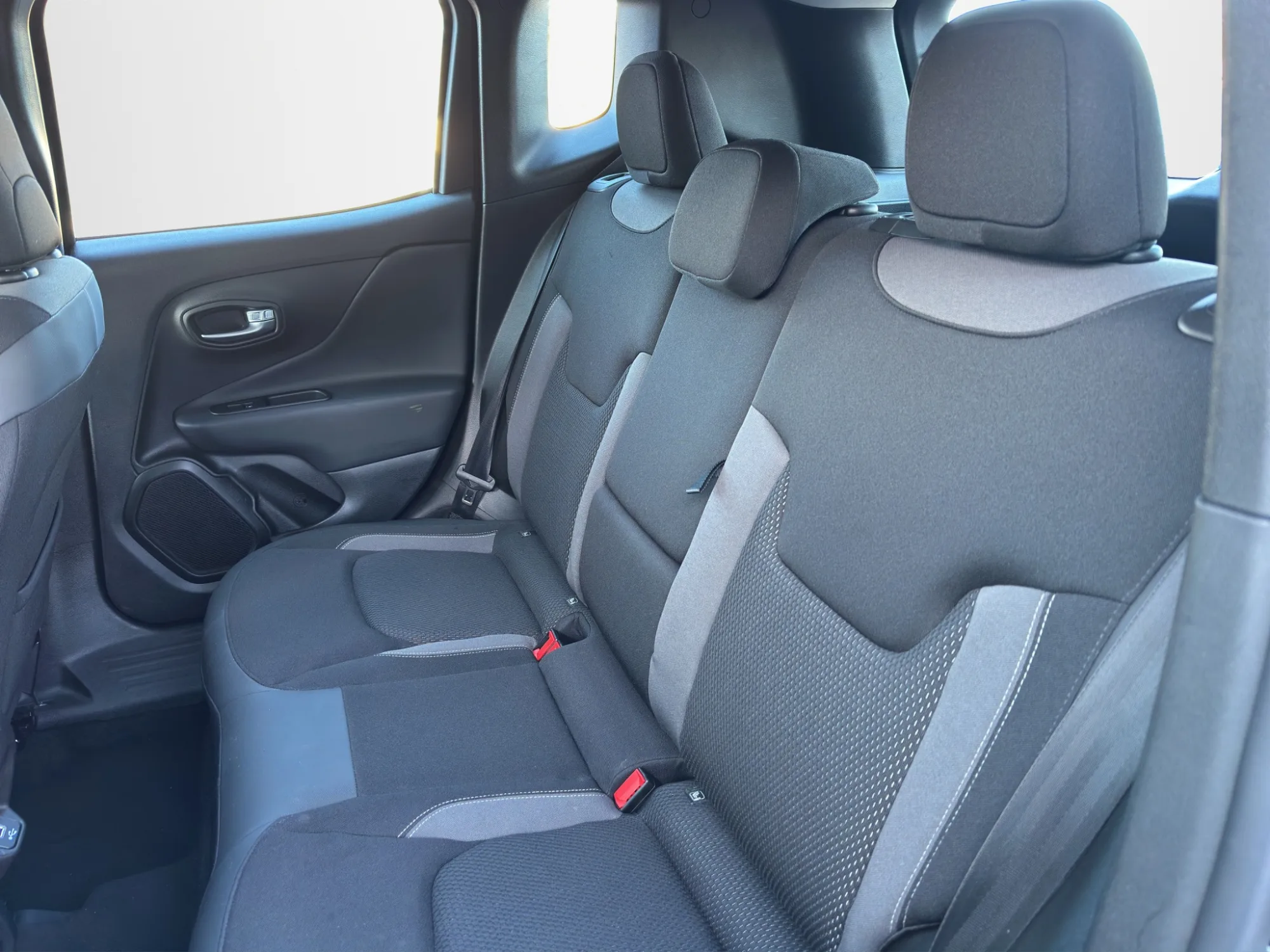 Jeep Renegade Limited 2022 — foto 13 di 21