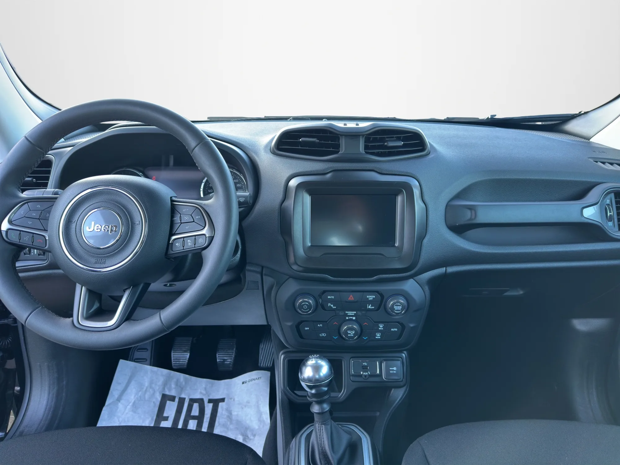Jeep Renegade Limited 2022 — foto 14 di 21