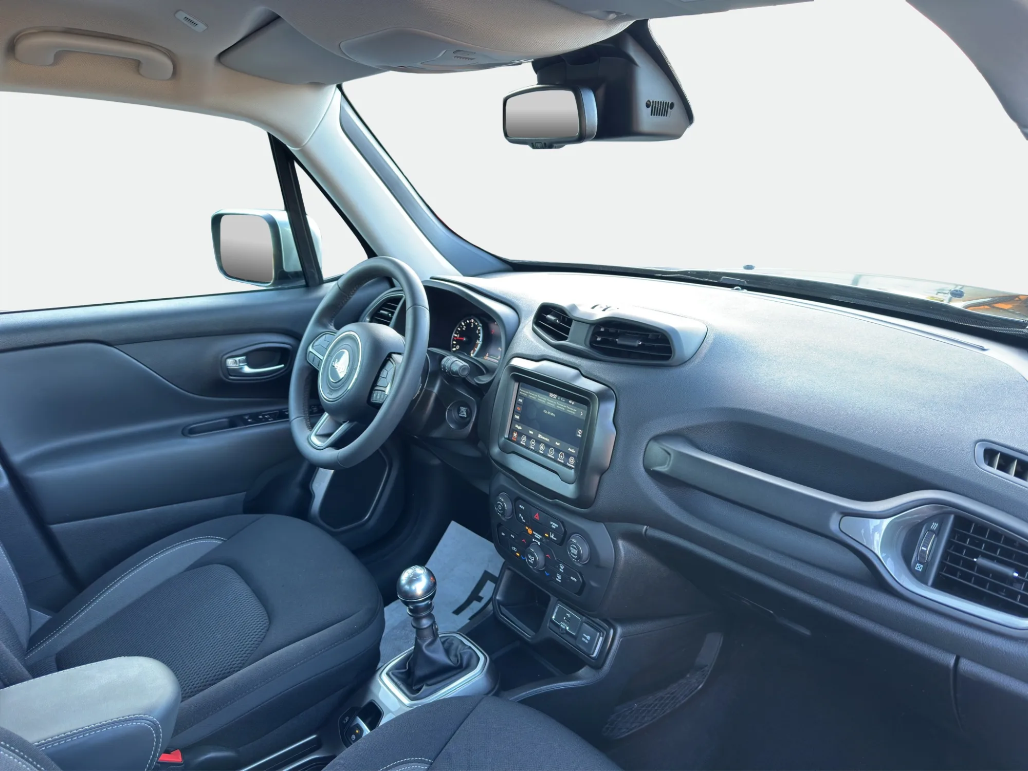 Jeep Renegade Limited 2022 — foto 18 di 21