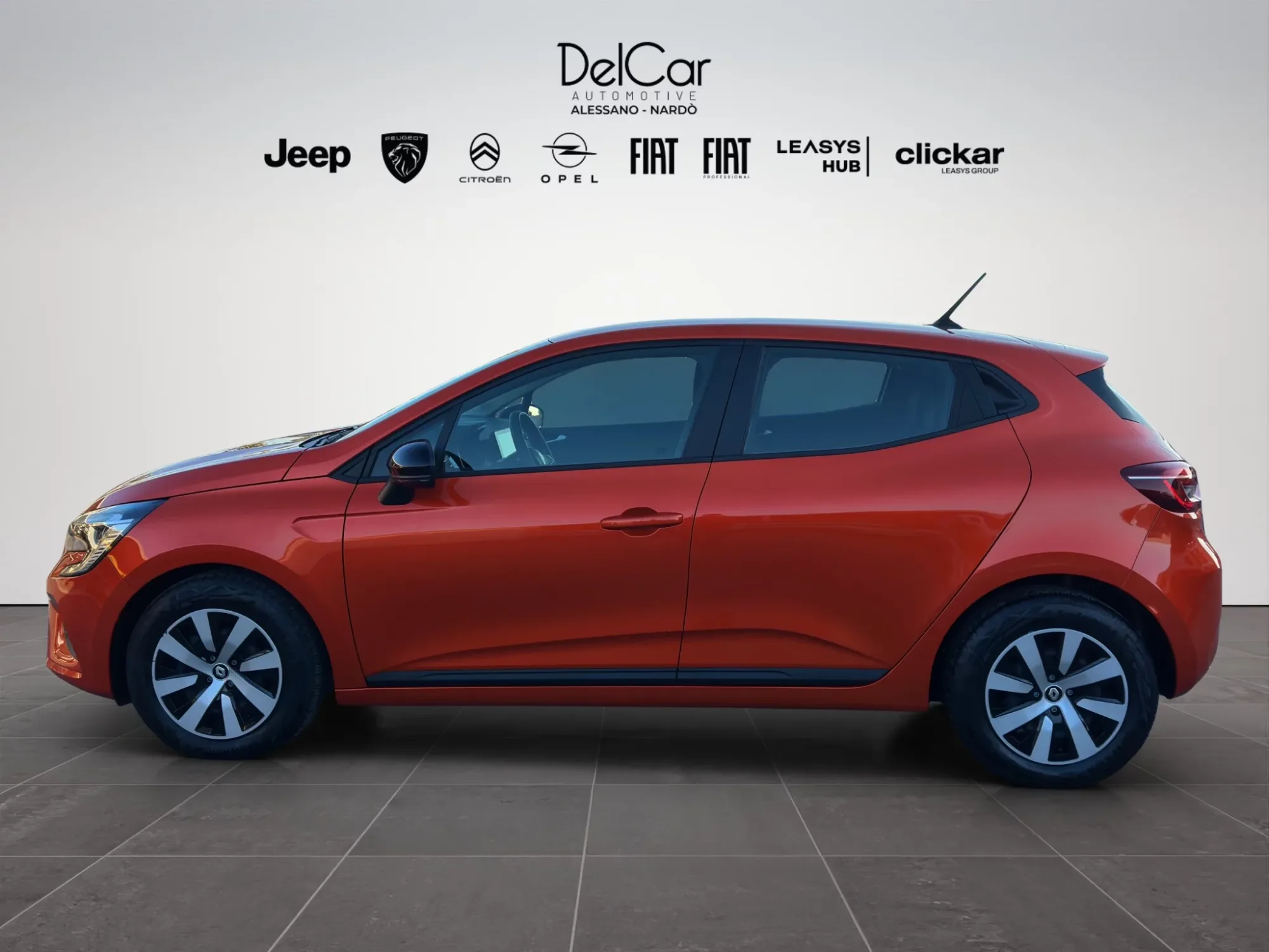 Renault Clio 1.0 SCE EQUILIBRE 2023 — foto 3 di 19