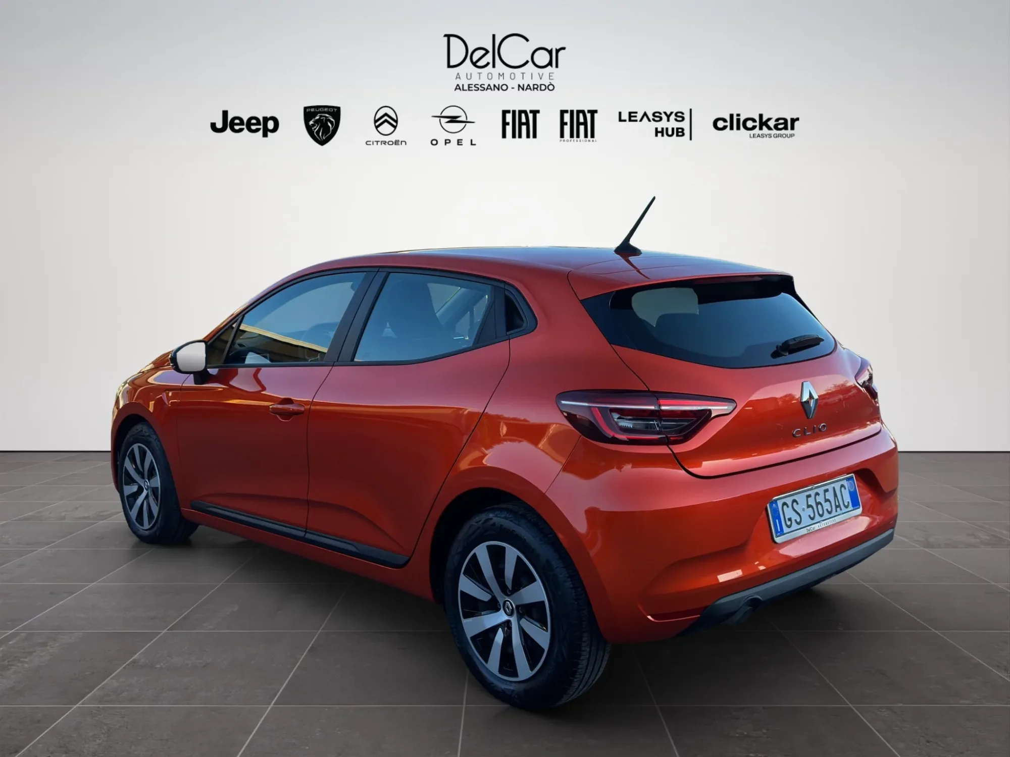 Renault Clio 1.0 SCE EQUILIBRE 2023 — foto 4 di 19