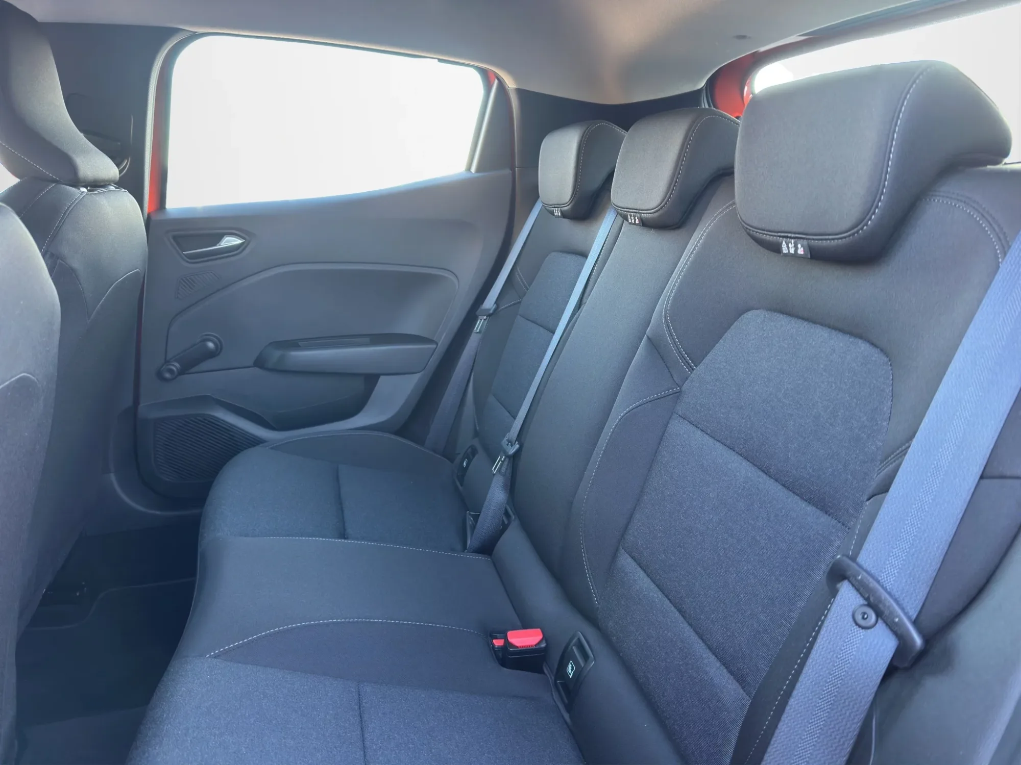 Renault Clio 1.0 SCE EQUILIBRE 2023 — foto 13 di 19