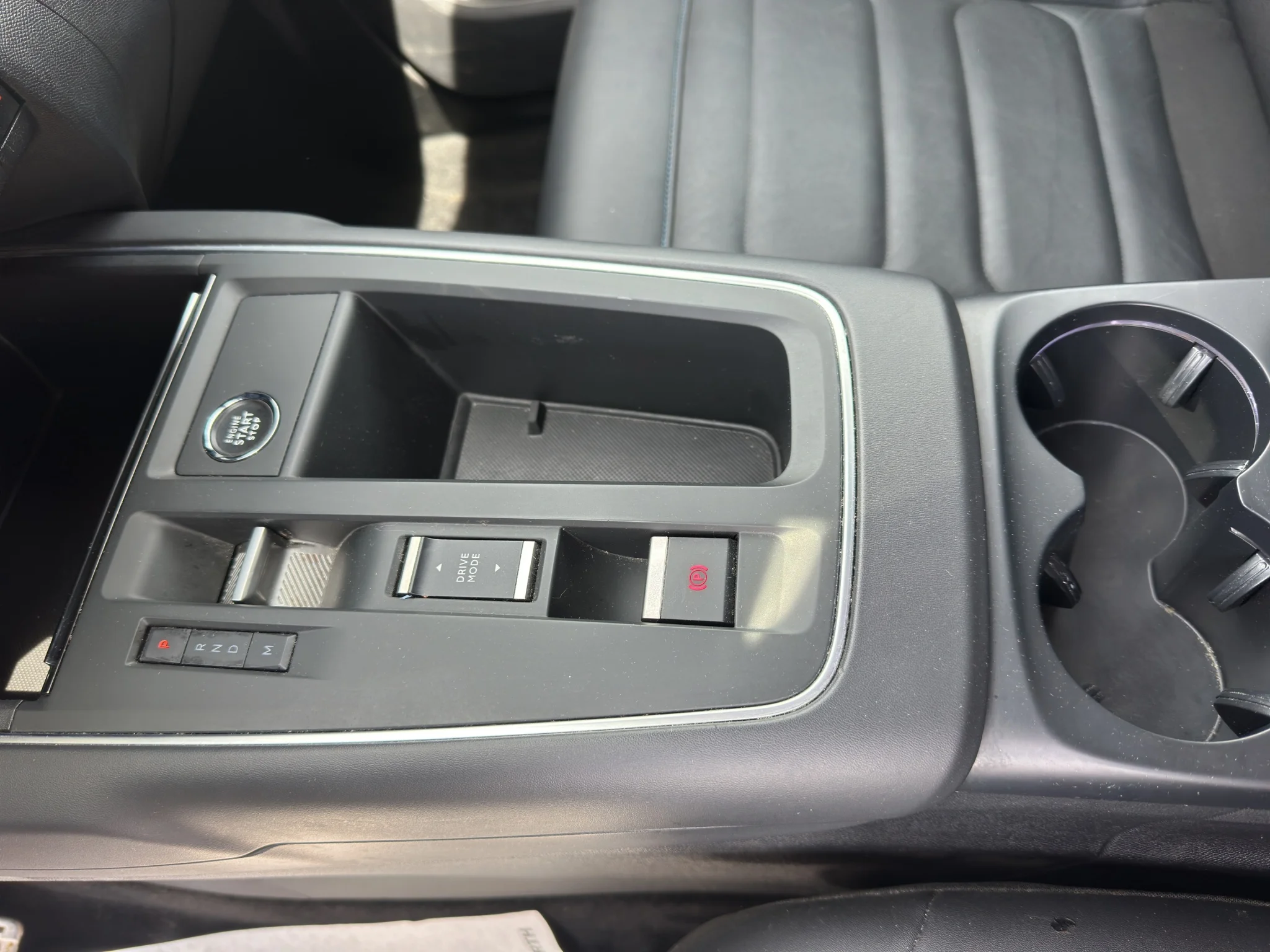 Citroën C5 AIRCROSS 1.5 BLUEHDI EAT8 SHINE 2023 — foto 16 di 21