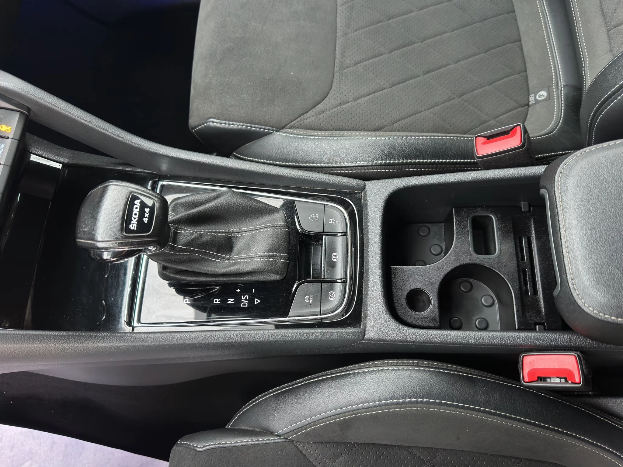 Skoda Kodiaq 2.0 TDI 4X4 DSG SPORTLINE 2023 — foto 17 di 23
