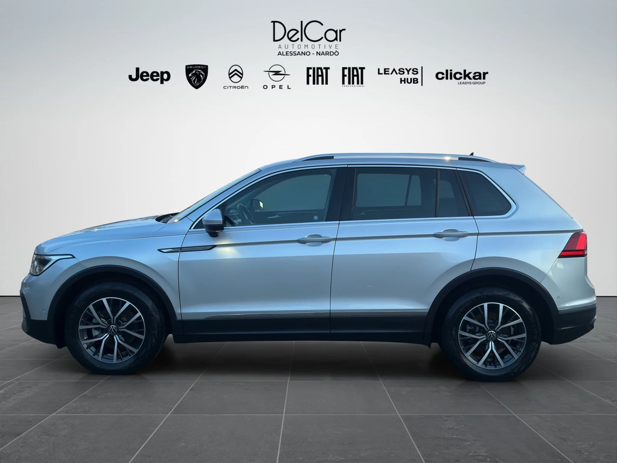 Volkswagen Tiguan 2.0 TDI LIFE 2021 — foto 3 di 23