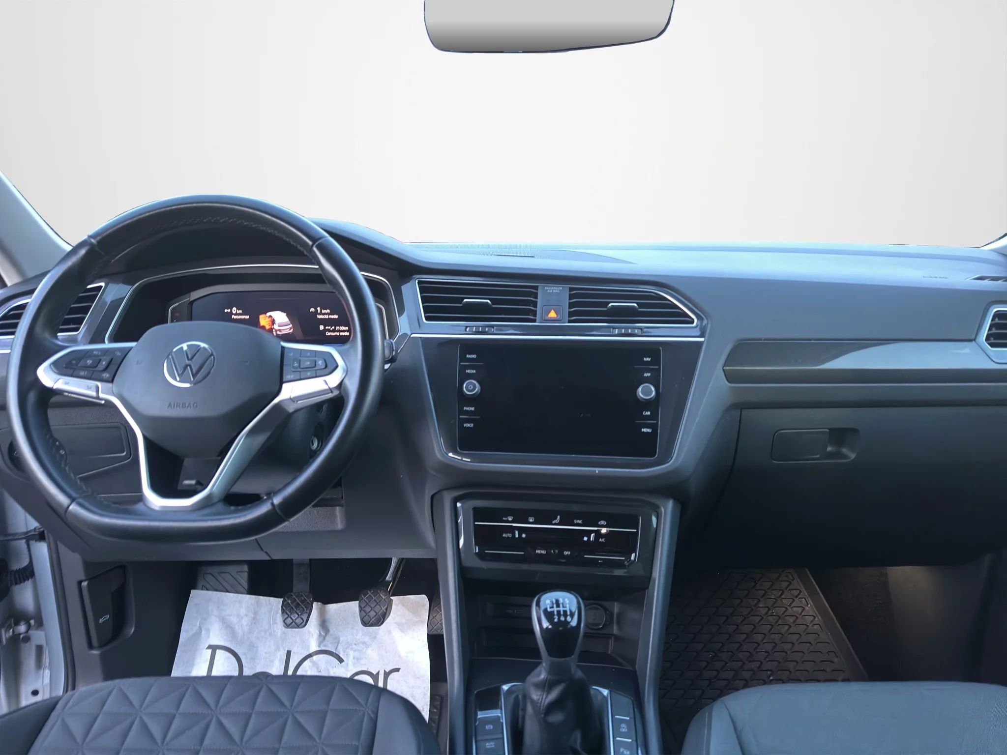 Volkswagen Tiguan 2.0 TDI LIFE 2021 — foto 14 di 23