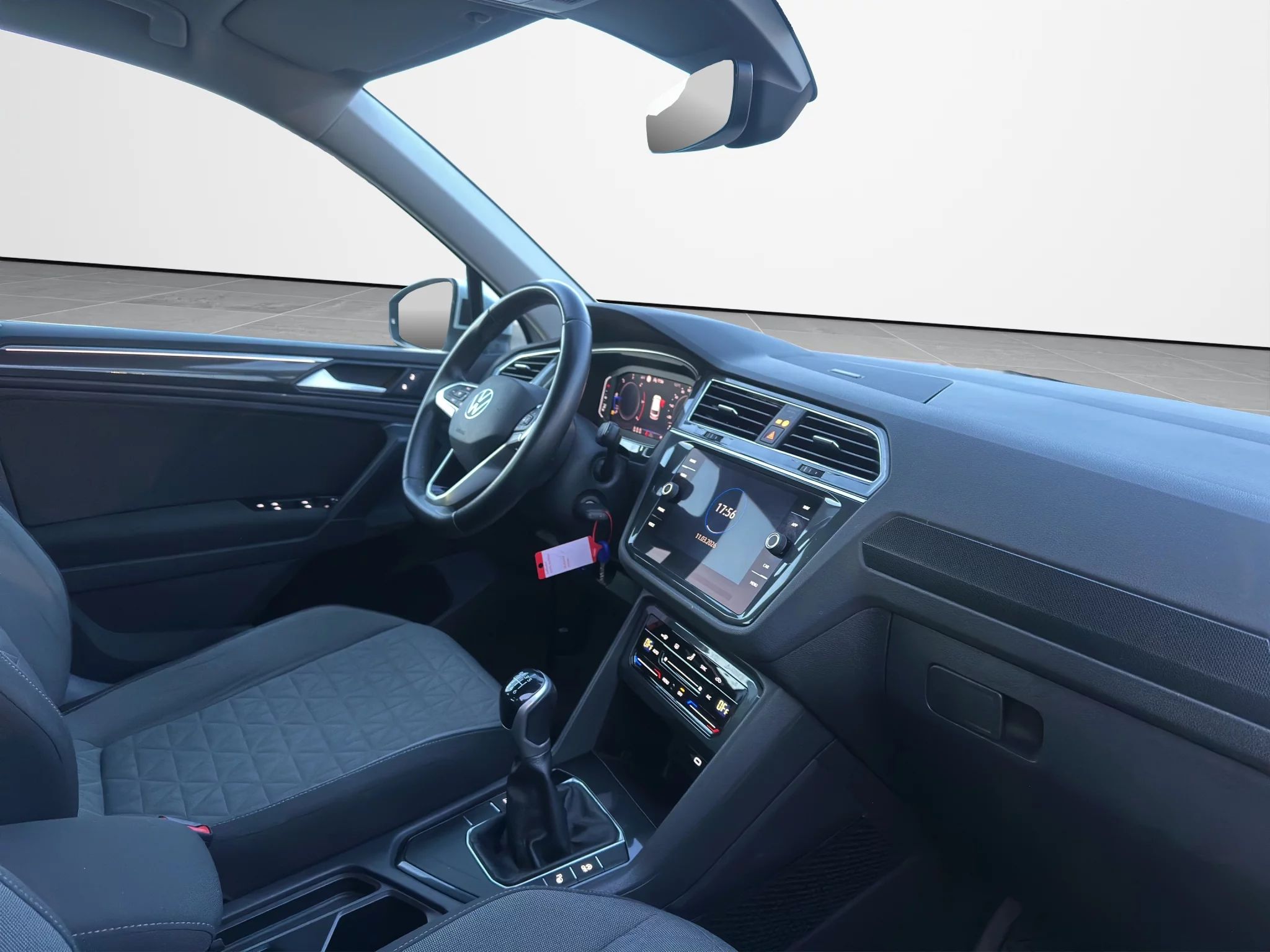Volkswagen Tiguan 2.0 TDI LIFE 2021 — foto 18 di 23