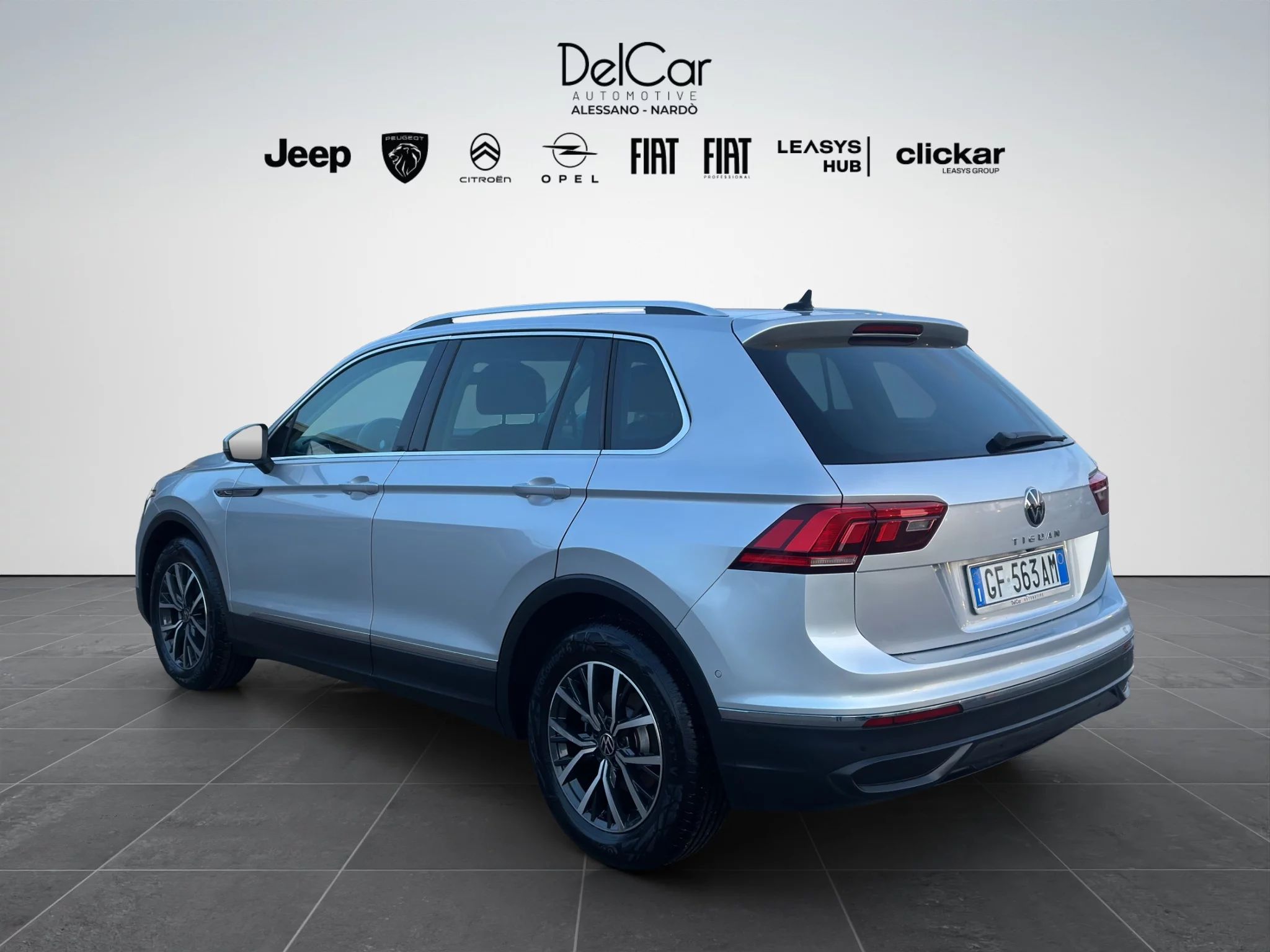 Volkswagen Tiguan 2.0 TDI LIFE 2021 — foto 4 di 23