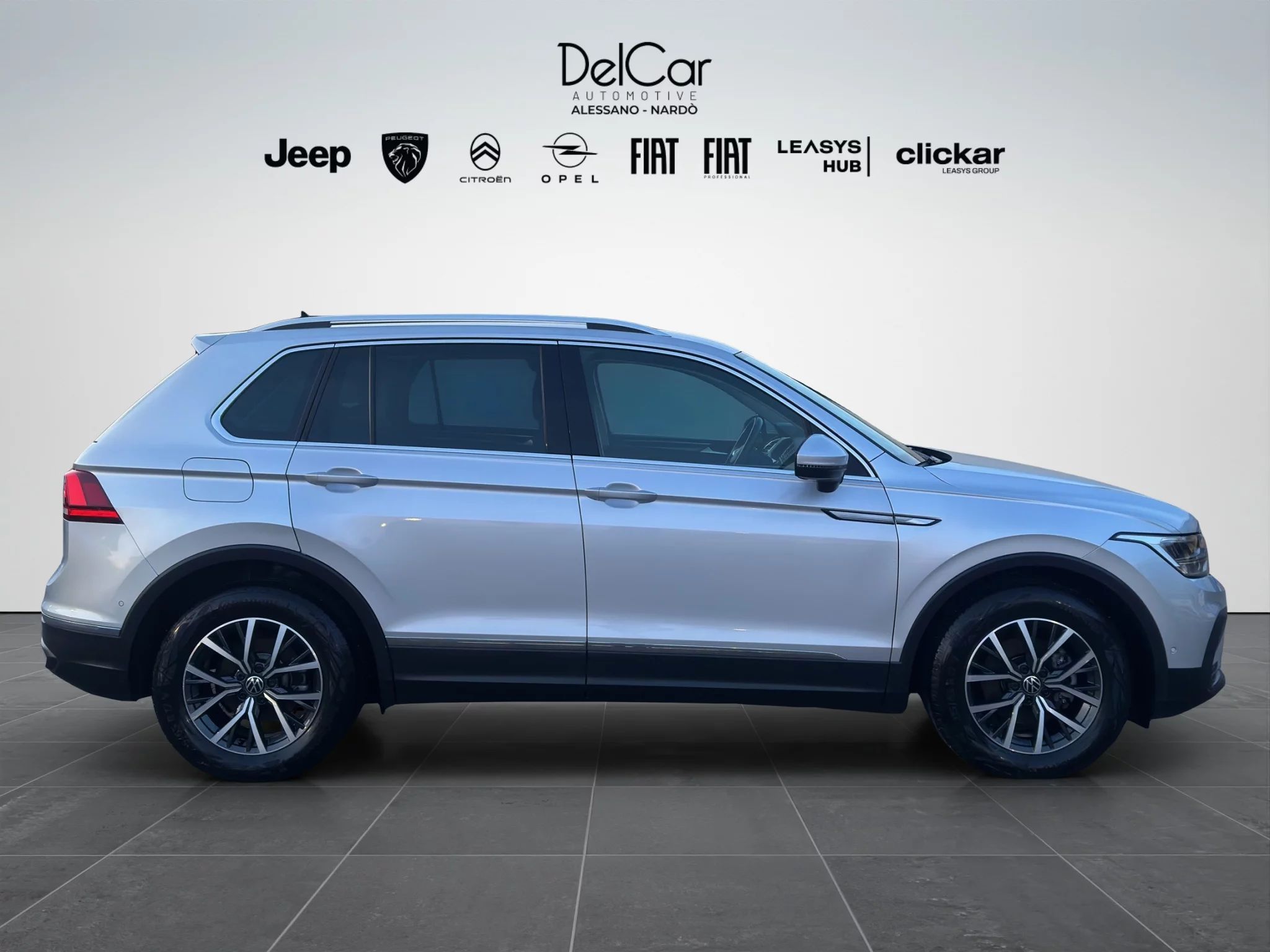 Volkswagen Tiguan 2.0 TDI LIFE 2021 — foto 7 di 23
