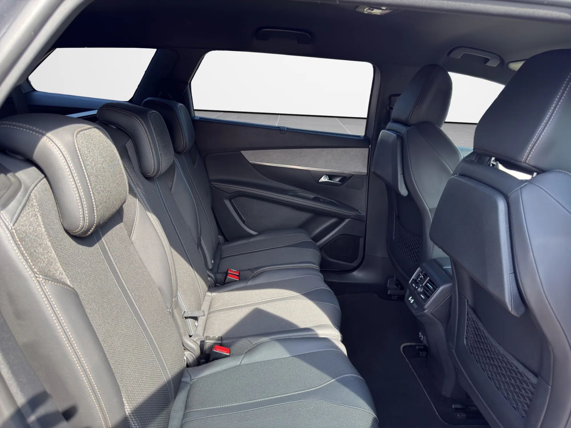 Peugeot 5008 1.5 130 Cv. BlueHDI EAT8 GT Pack 2023 — foto 15 di 18