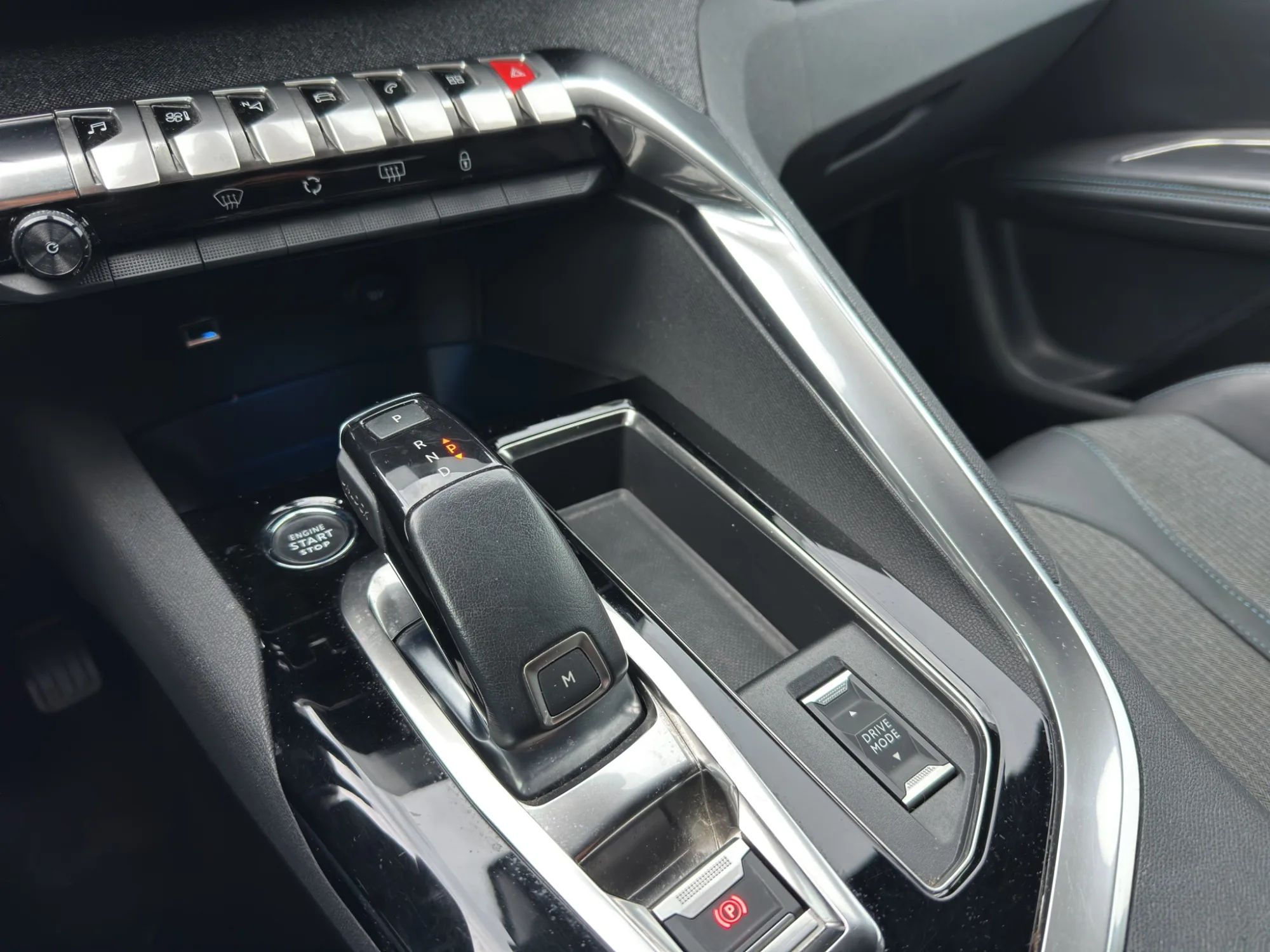 Peugeot 3008 1.5 BlueHDI 130 Cv. EAT8 Allure 2023 — foto 16 di 21