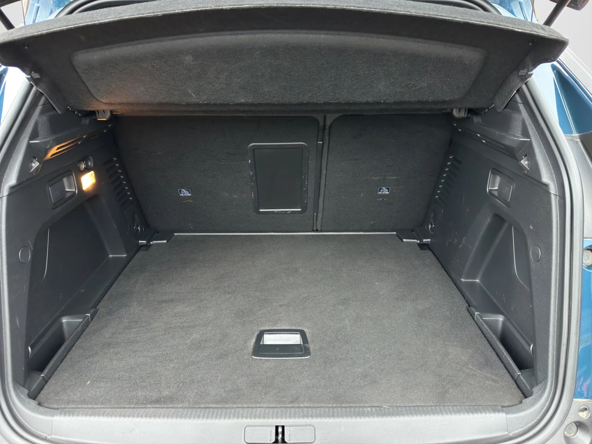 Peugeot 3008 1.5 BlueHDI 130 Cv. EAT8 Allure 2023 — foto 19 di 21