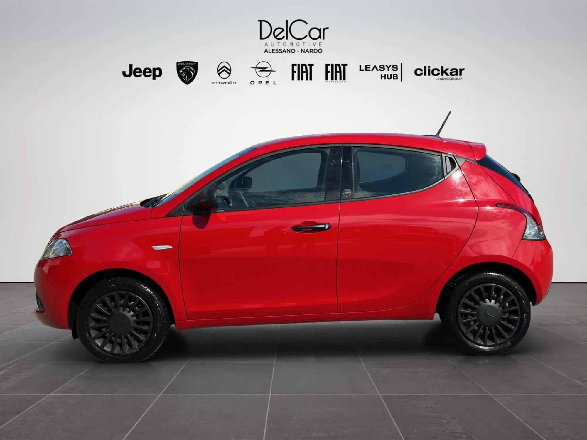 Lancia Ypsilon 1.0 70 Cv. Hybrid Silver 2021 — foto 3 di 19