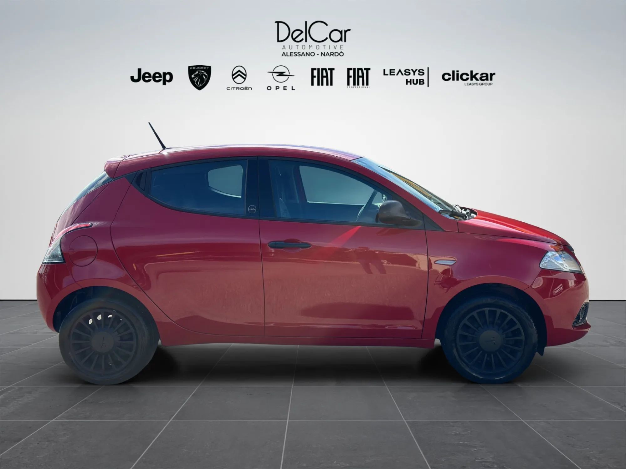 Lancia Ypsilon 1.0 70 Cv. Hybrid Silver 2021 — foto 7 di 19