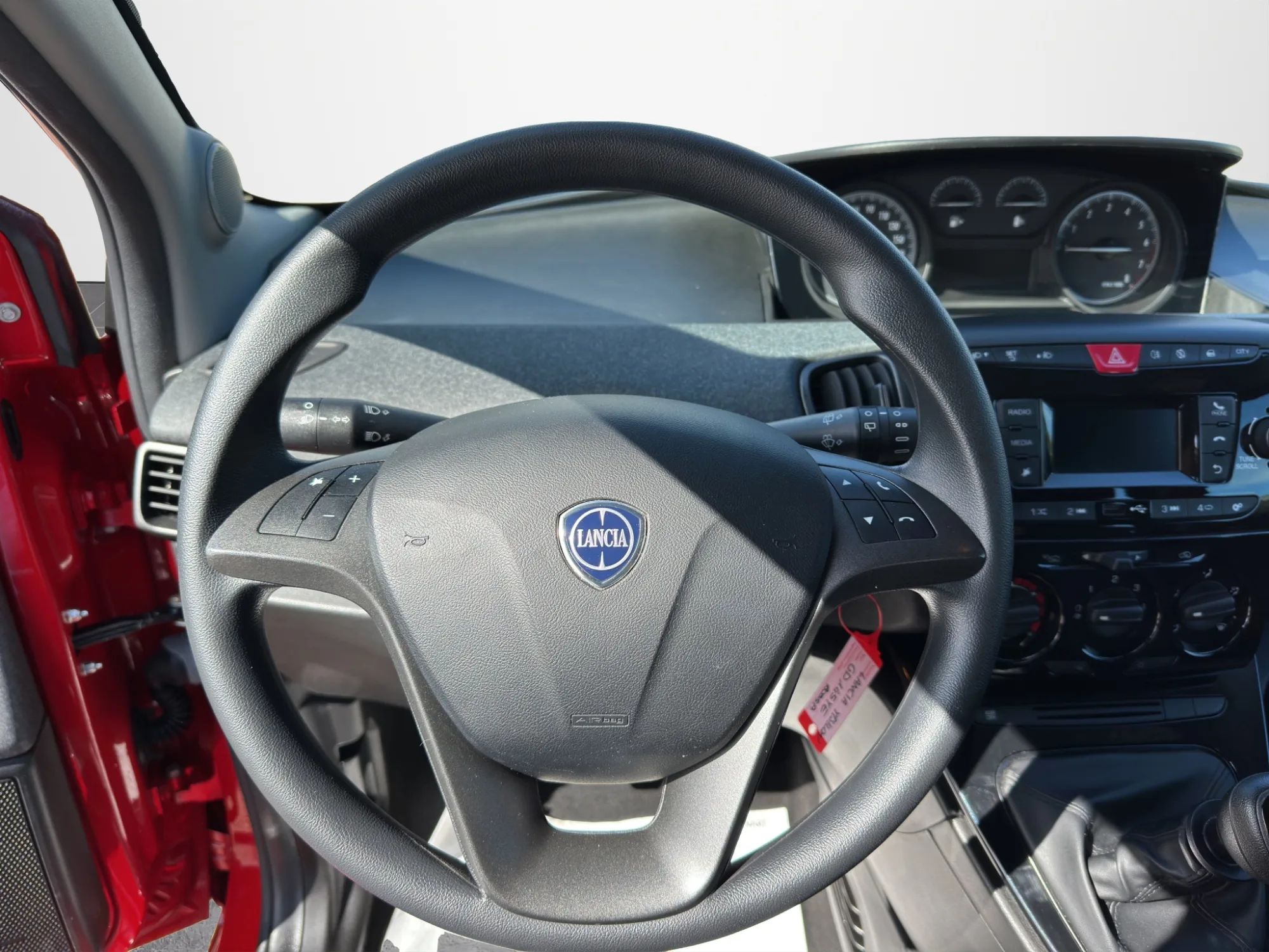 Lancia Ypsilon 1.0 70 Cv. Hybrid Silver 2021 — foto 10 di 19