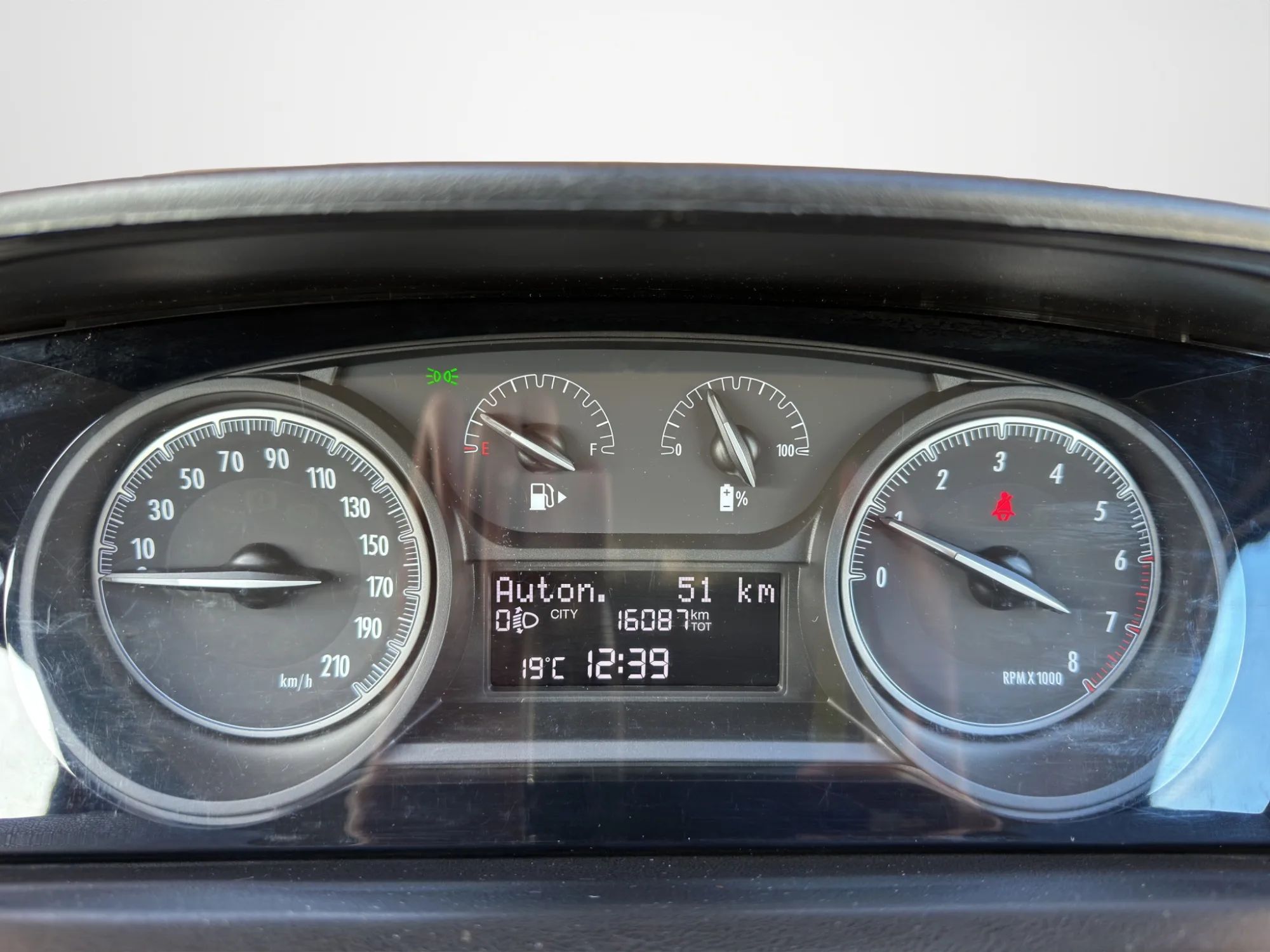 Lancia Ypsilon 1.0 70 Cv. Hybrid Silver 2021 — foto 11 di 19