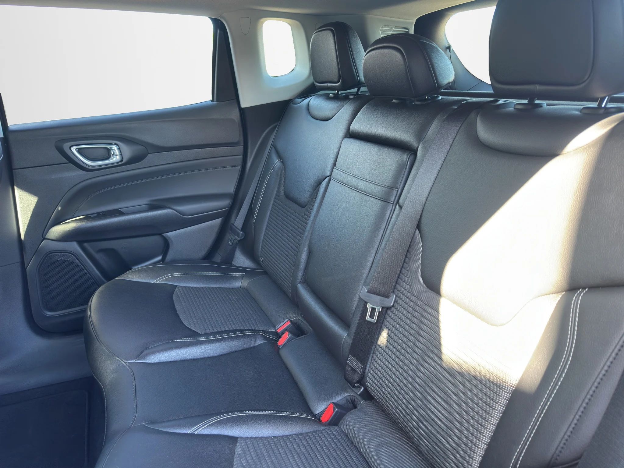 Jeep Compass 1.6 MJT LIMITED 2023 — foto 13 di 22