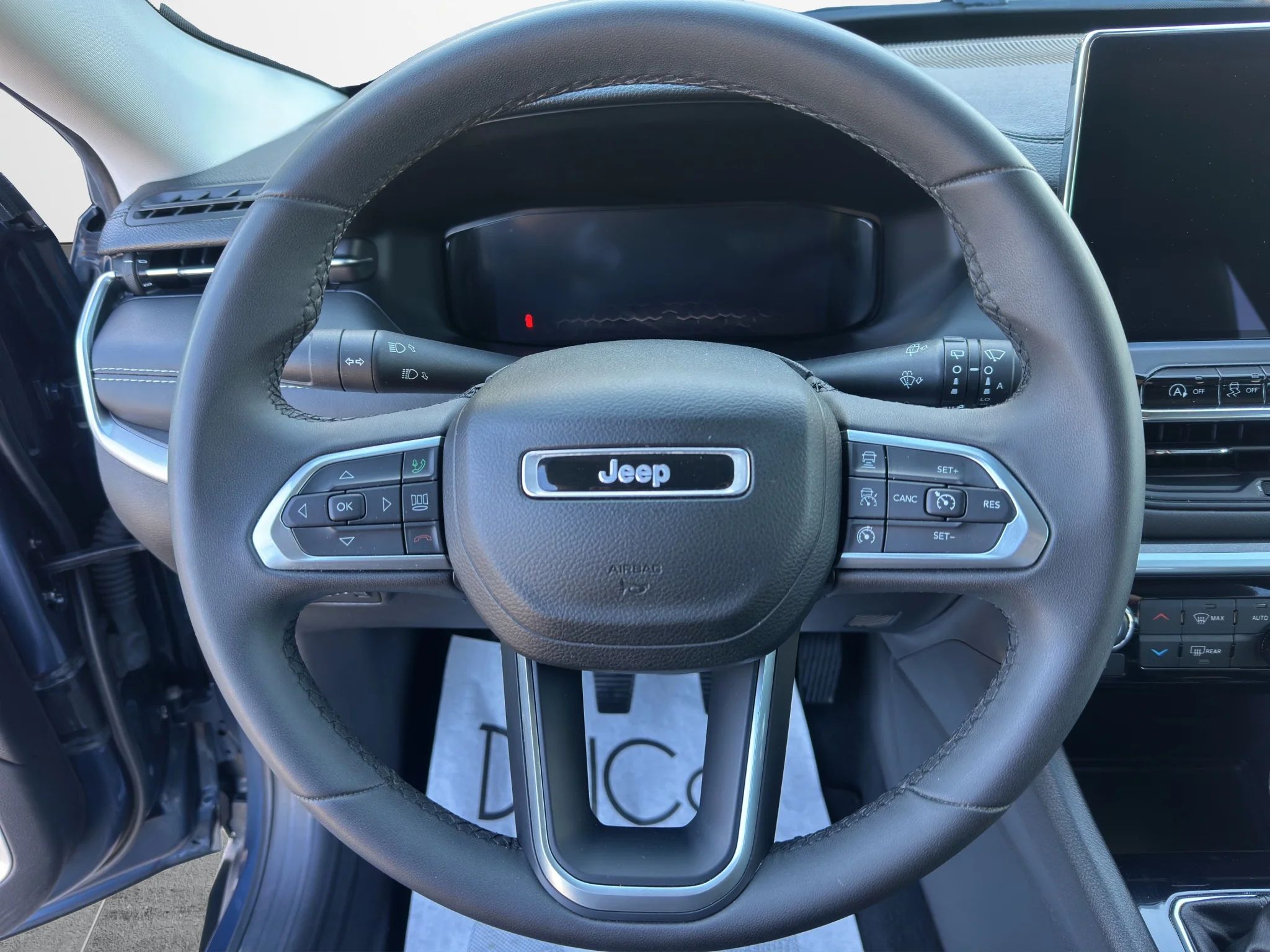 Jeep Compass 1.6 MJT LIMITED 2023 — foto 10 di 22