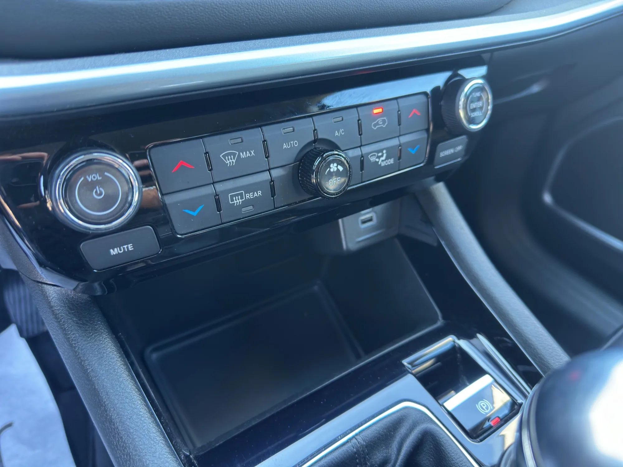 Jeep Compass 1.6 MJT LIMITED 2023 — foto 16 di 22