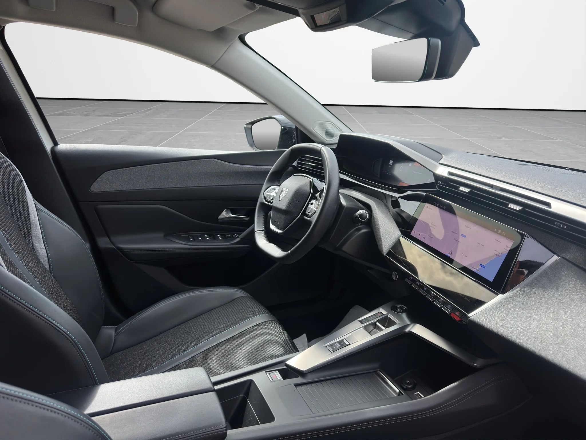 Peugeot 308 1.5 BLUEHDI EAT8 ALLURE 2022 — foto 16 di 20