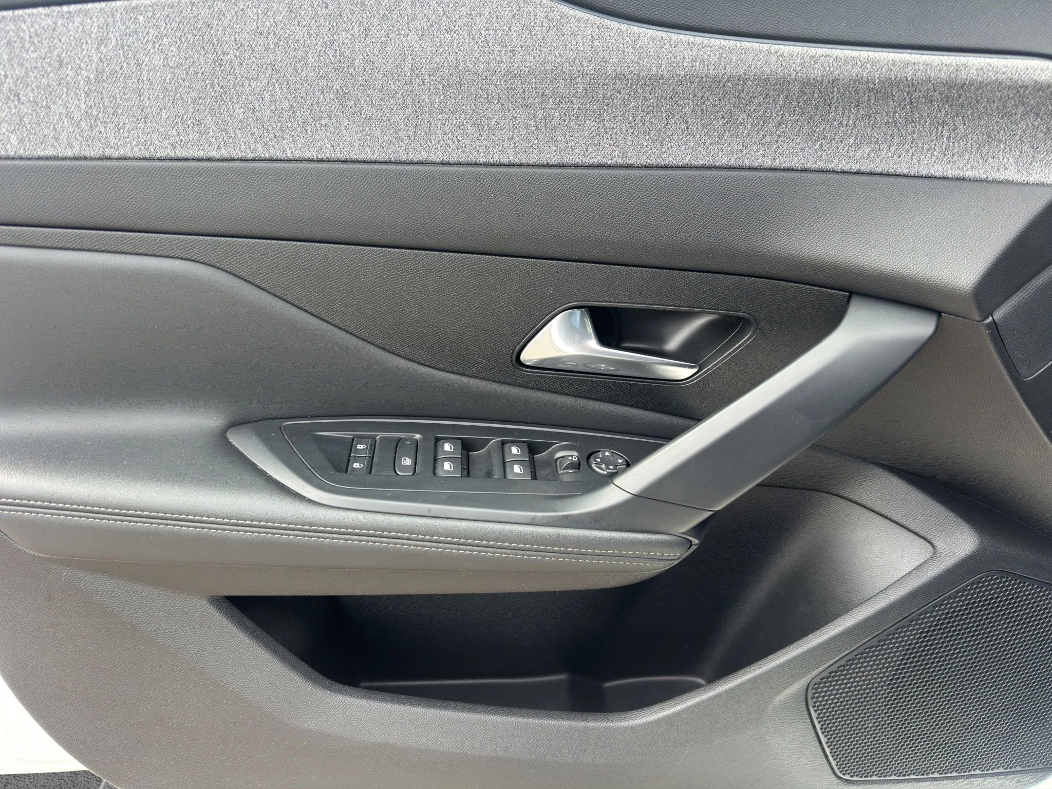 Peugeot 308 1.5 BLUEHDI EAT8 ALLURE 2022 — foto 11 di 20