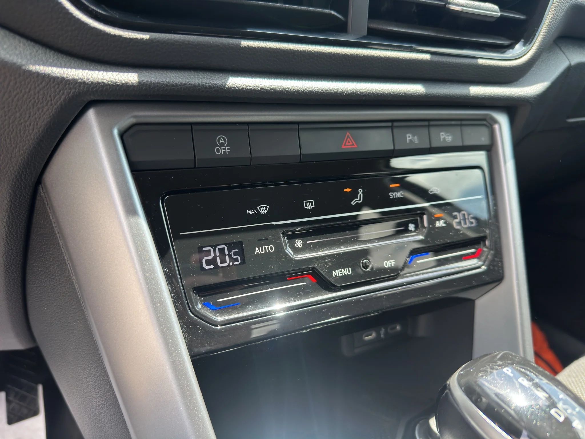 Volkswagen T-Roc 1.5 TSI DSG SPORT 2024 — foto 16 di 22